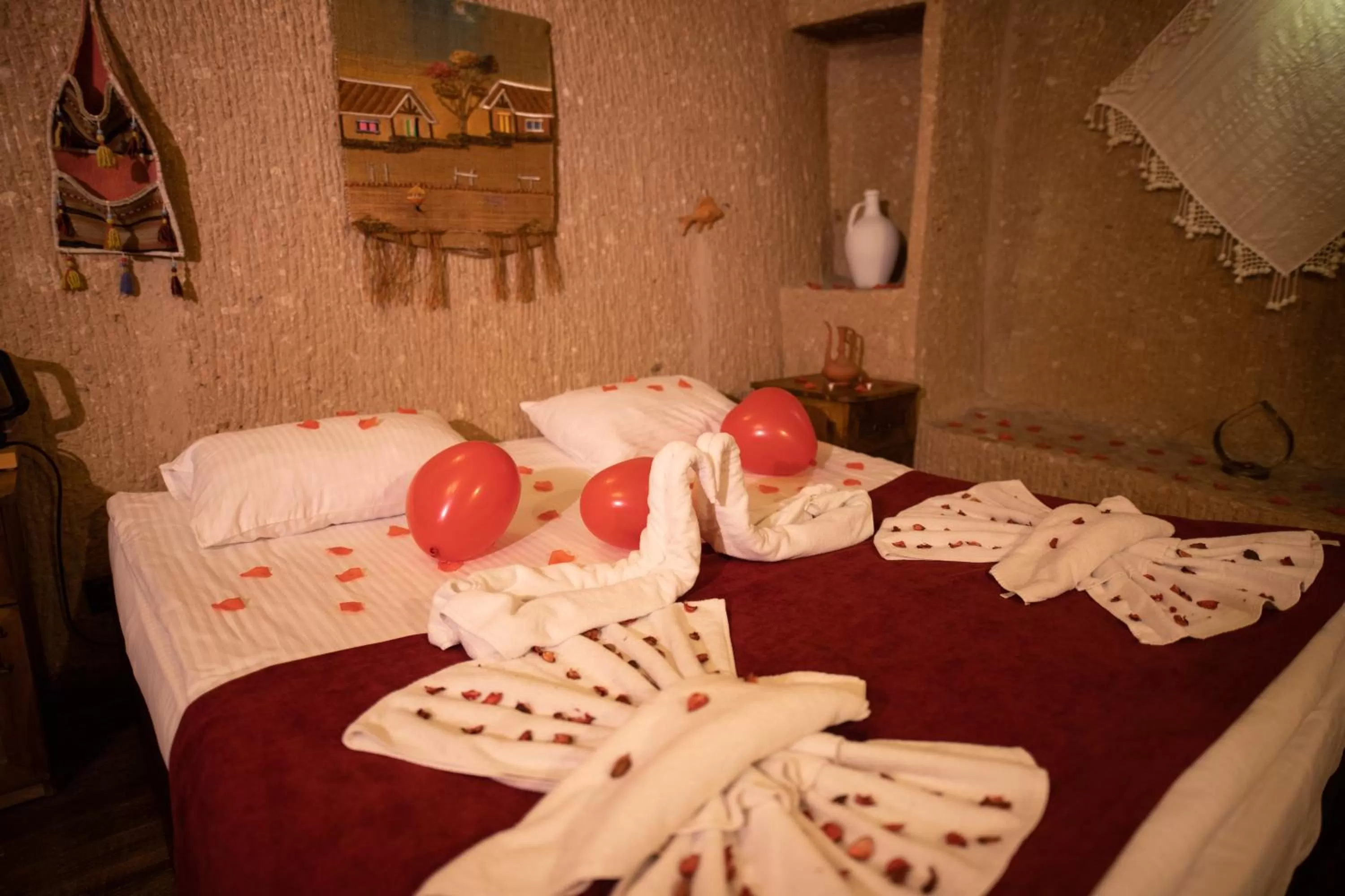 Bed in 7 Oda Kapadokya Cave Hotel