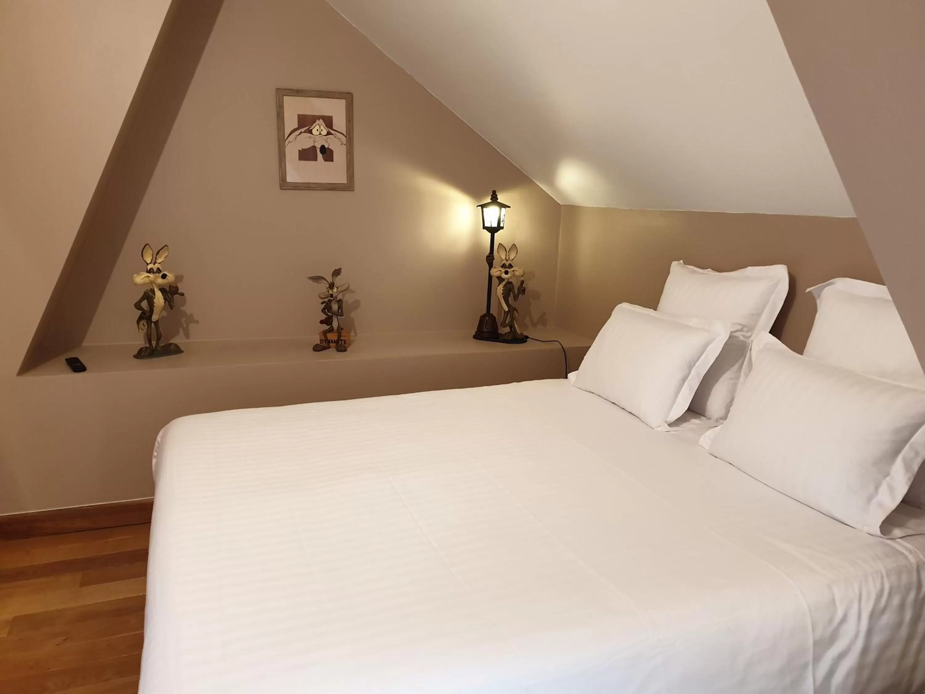 Photo of the whole room, Bed in Le Domaine de Bella