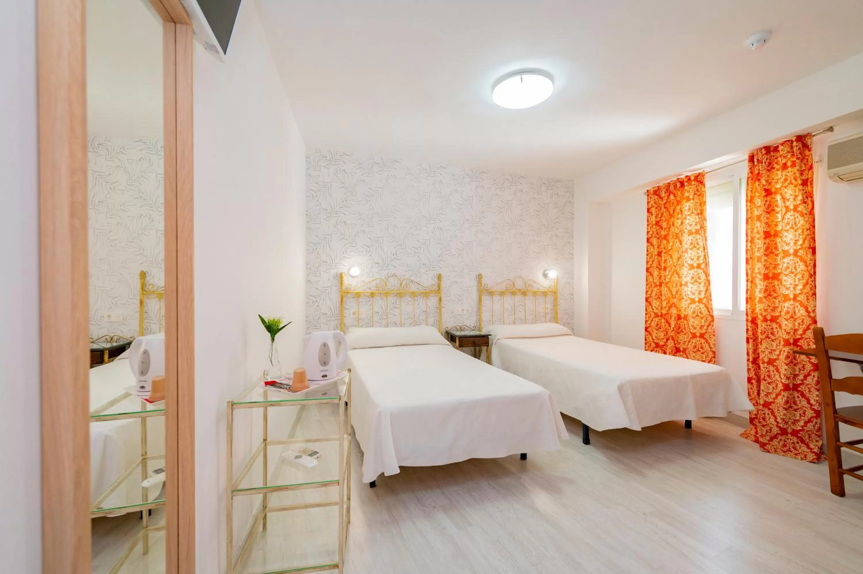 Property building, Bed in Hotel Manzanito