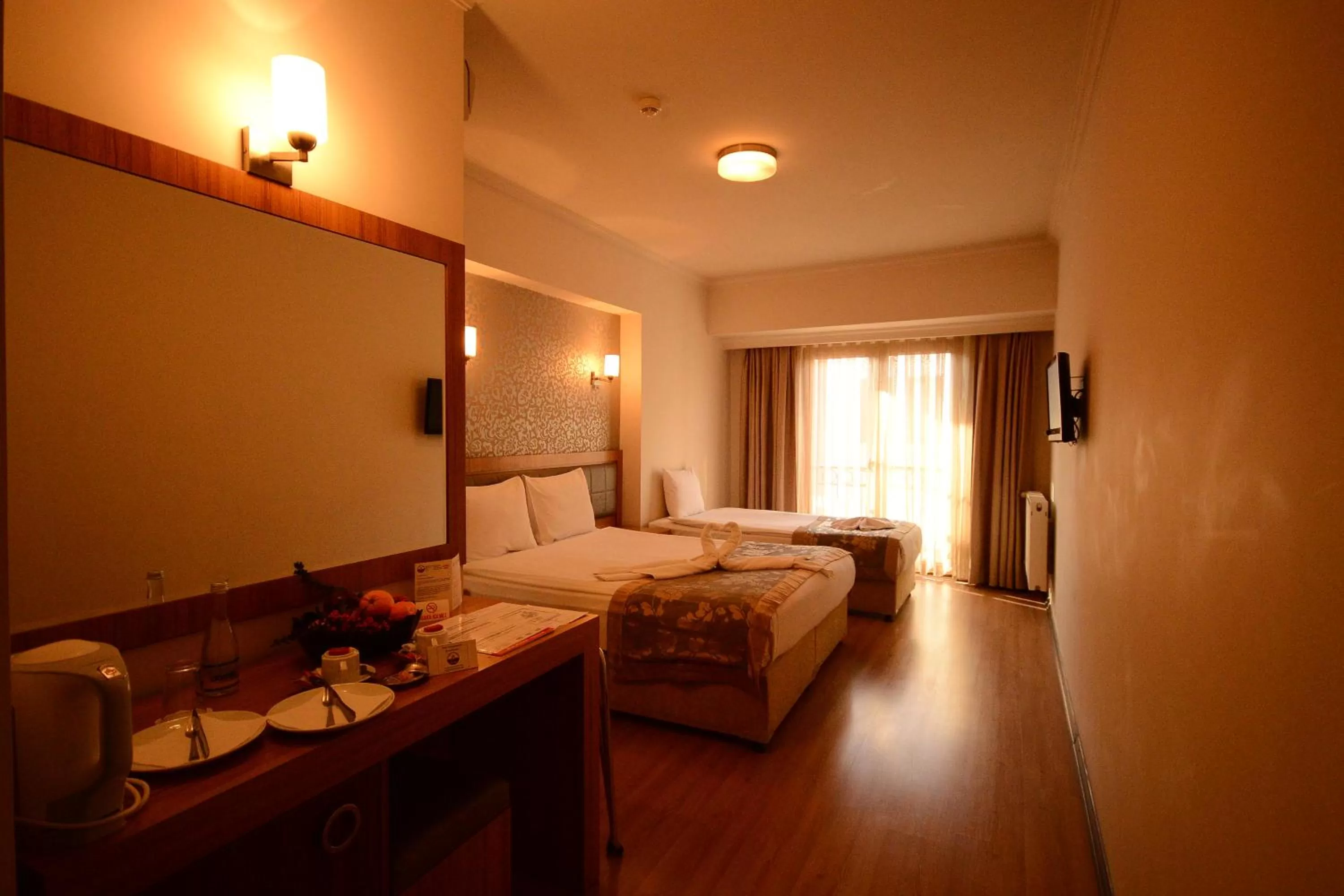 Photo of the whole room, Bed in Grand Anzac Hotel