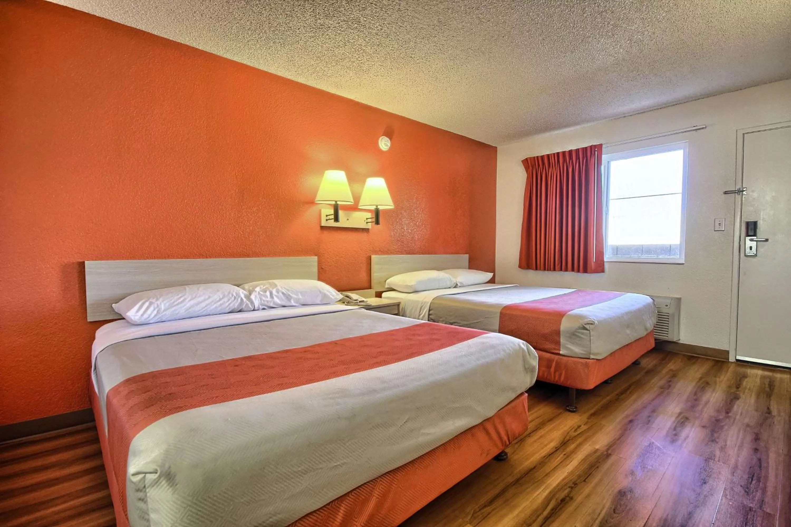 TV and multimedia in Motel 6-Fresno, CA - Blackstone South