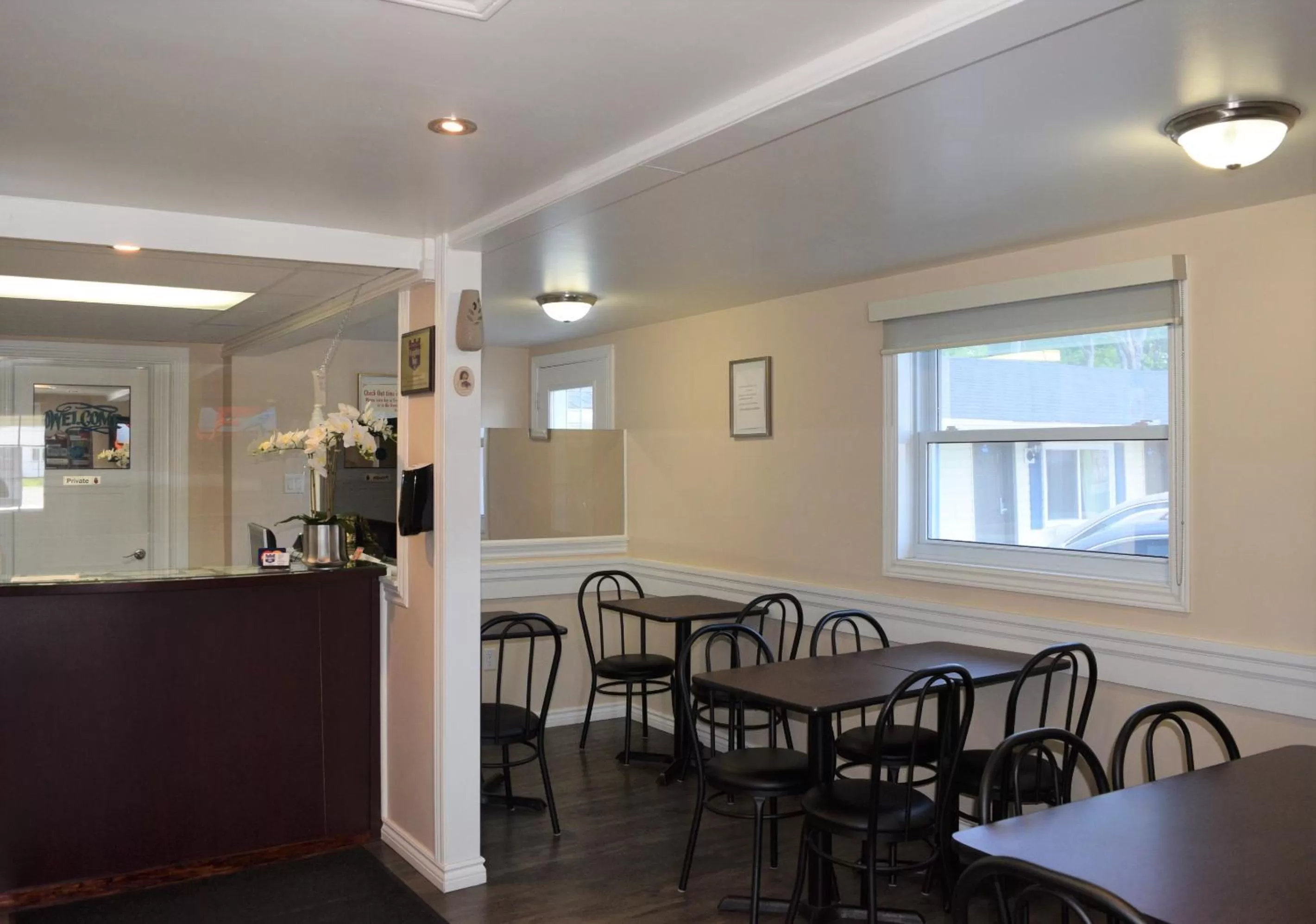 Knights Inn Arnprior