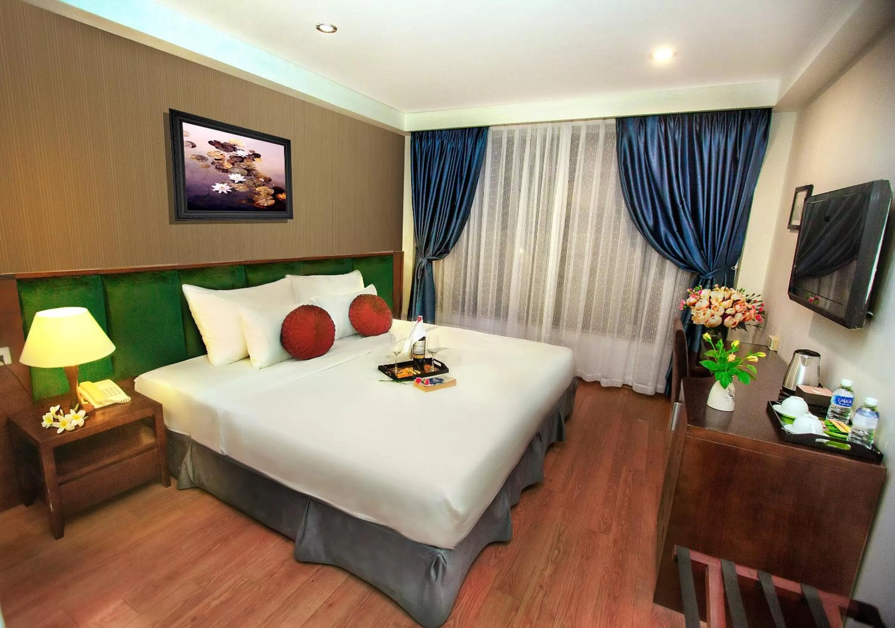 Bedroom, Bed in Aviary Hanoi Hotel & Travel