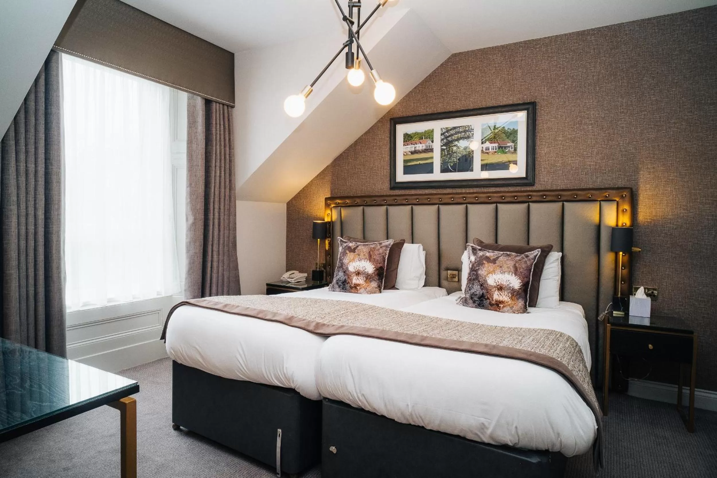 Bedroom, Bed in Number 10 Hotel