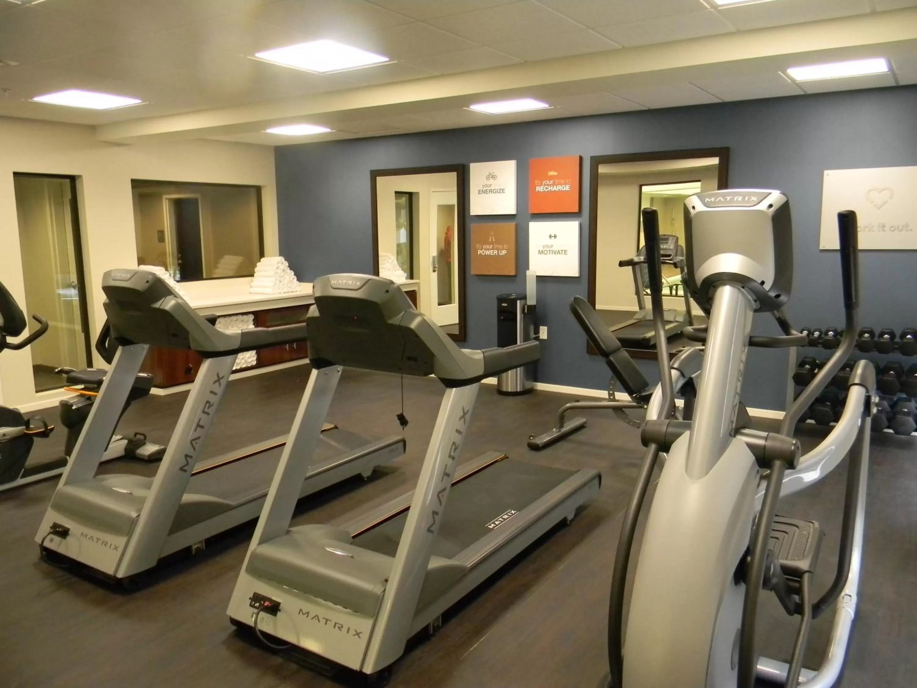Fitness centre/facilities in Comfort Suites-Youngstown North