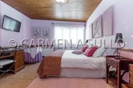 Photo of the whole room, Bed in Posada el Campanario