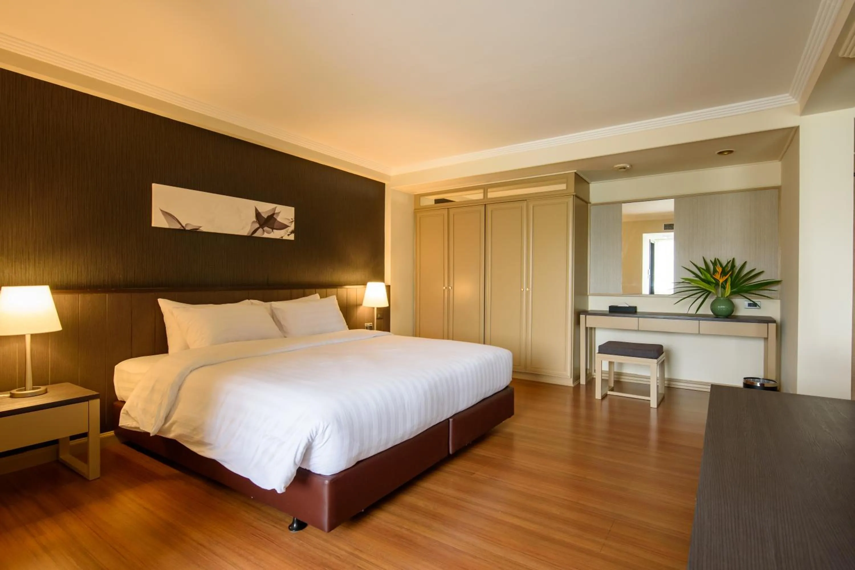 Bed in SC Park Hotel