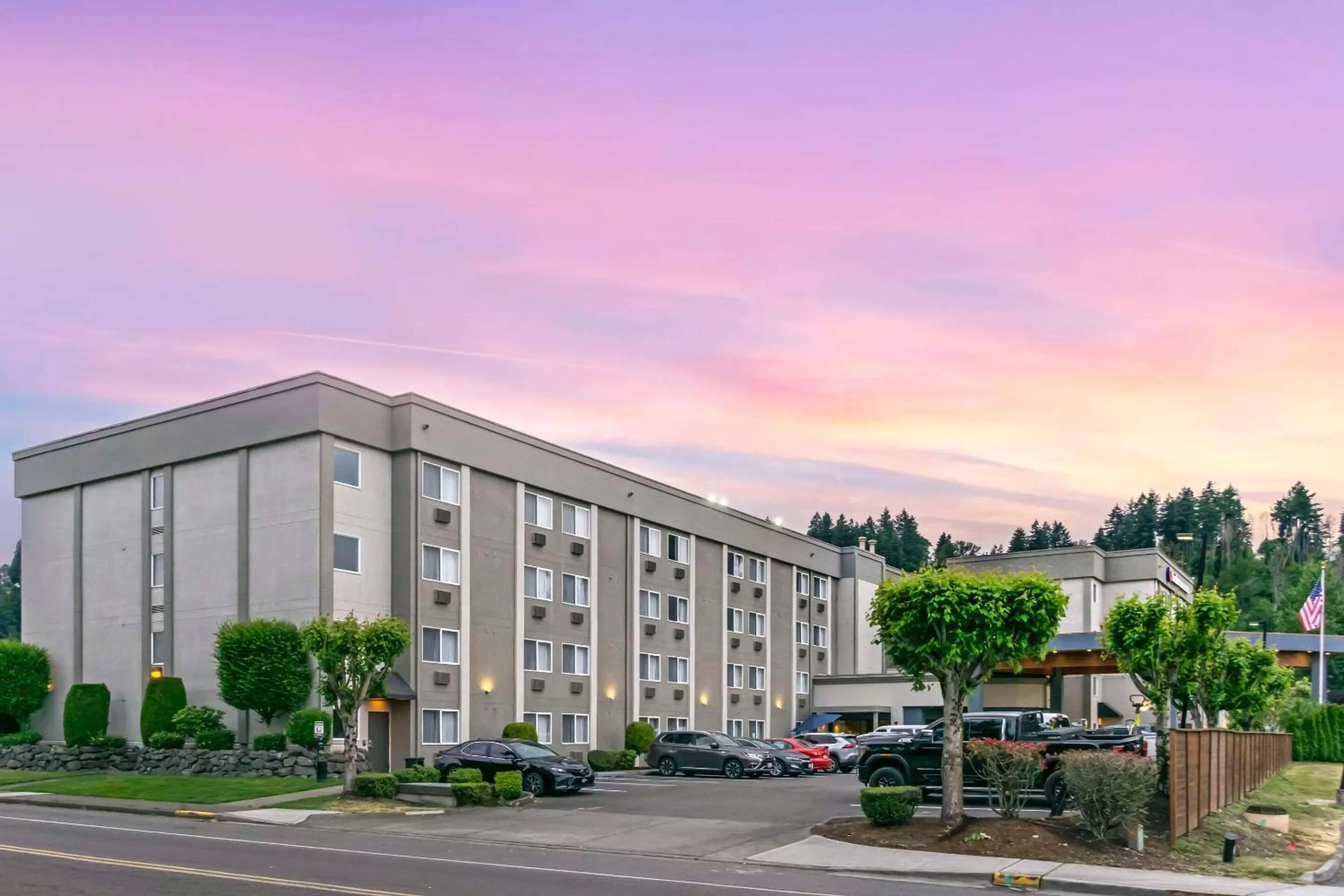 Property building in Comfort Inn & Suites Pacific - Auburn