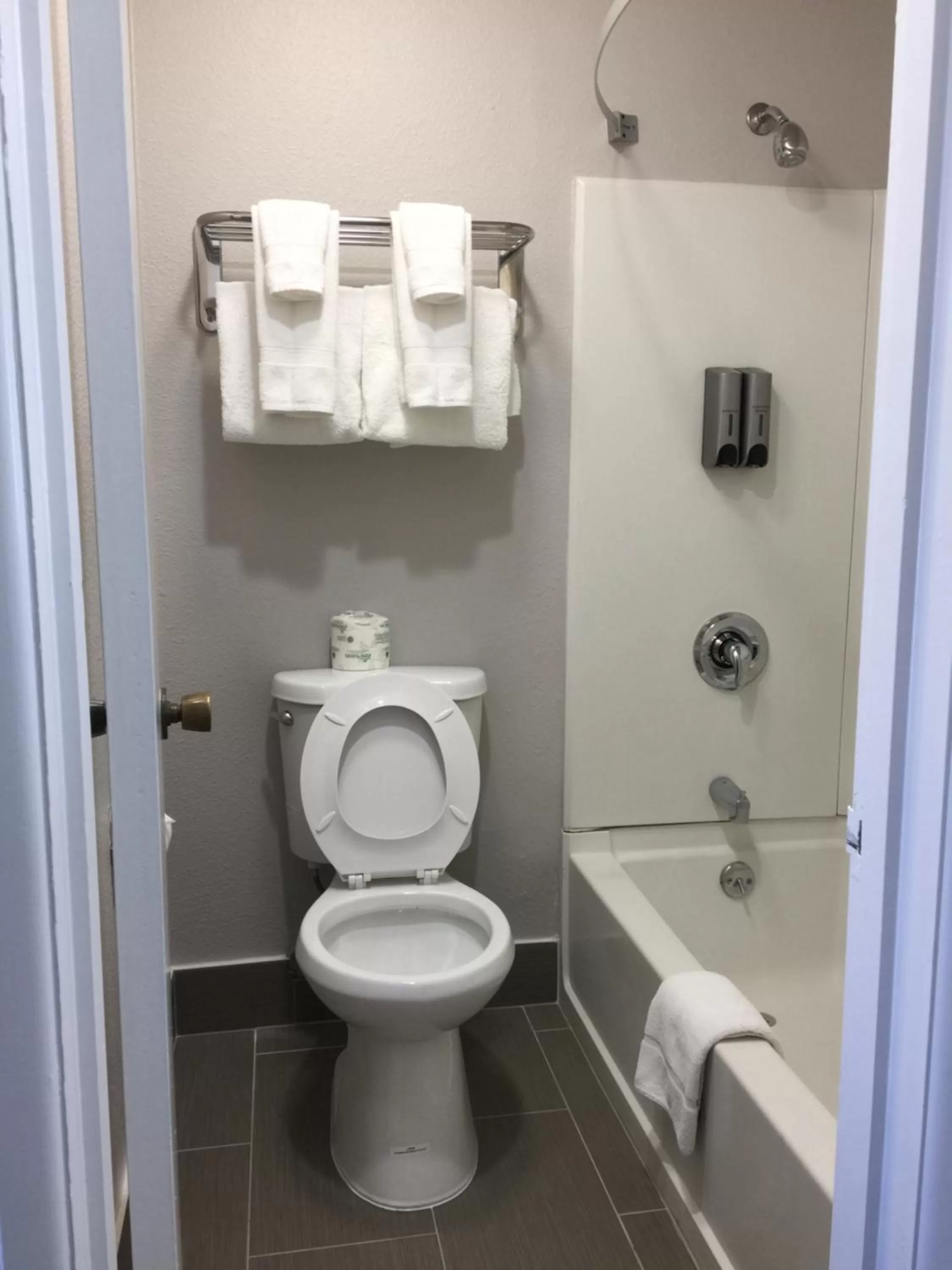 Astoria Rivershore Motel