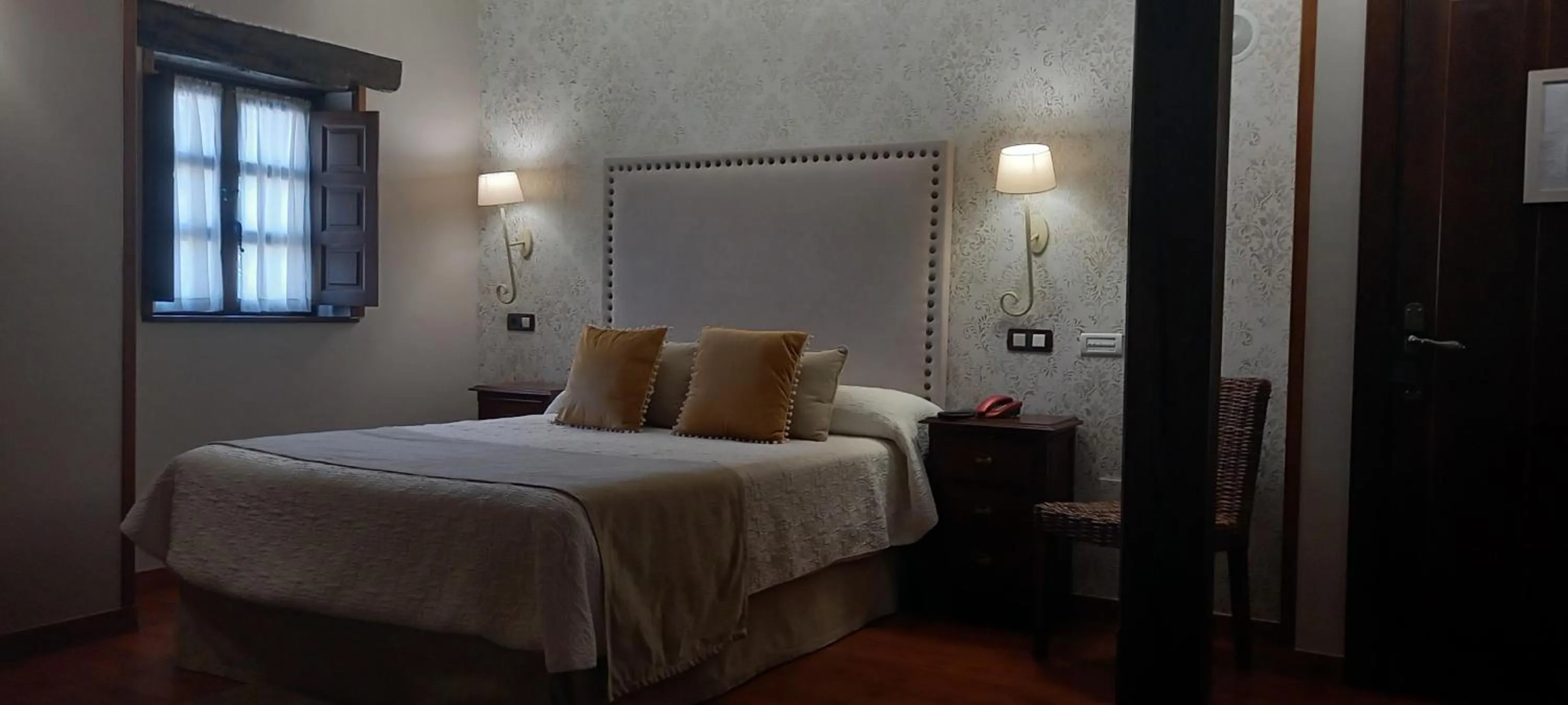 Photo of the whole room, Bed in La Casona de Revolgo