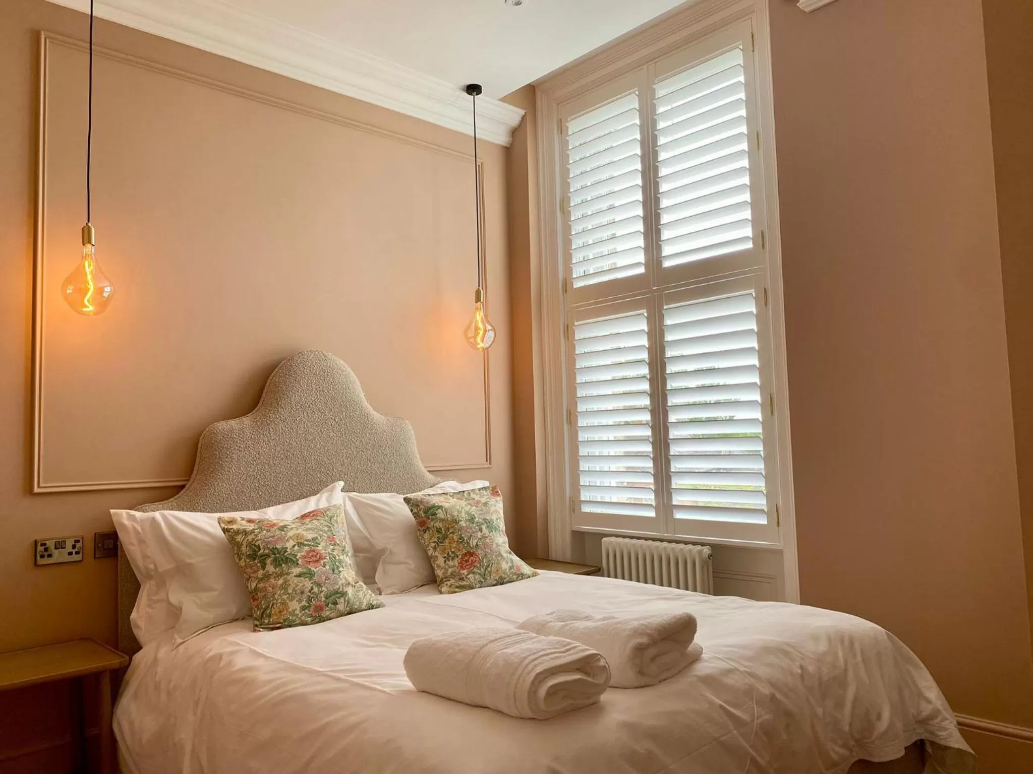 Bed in Railway House York by Chateau Anna