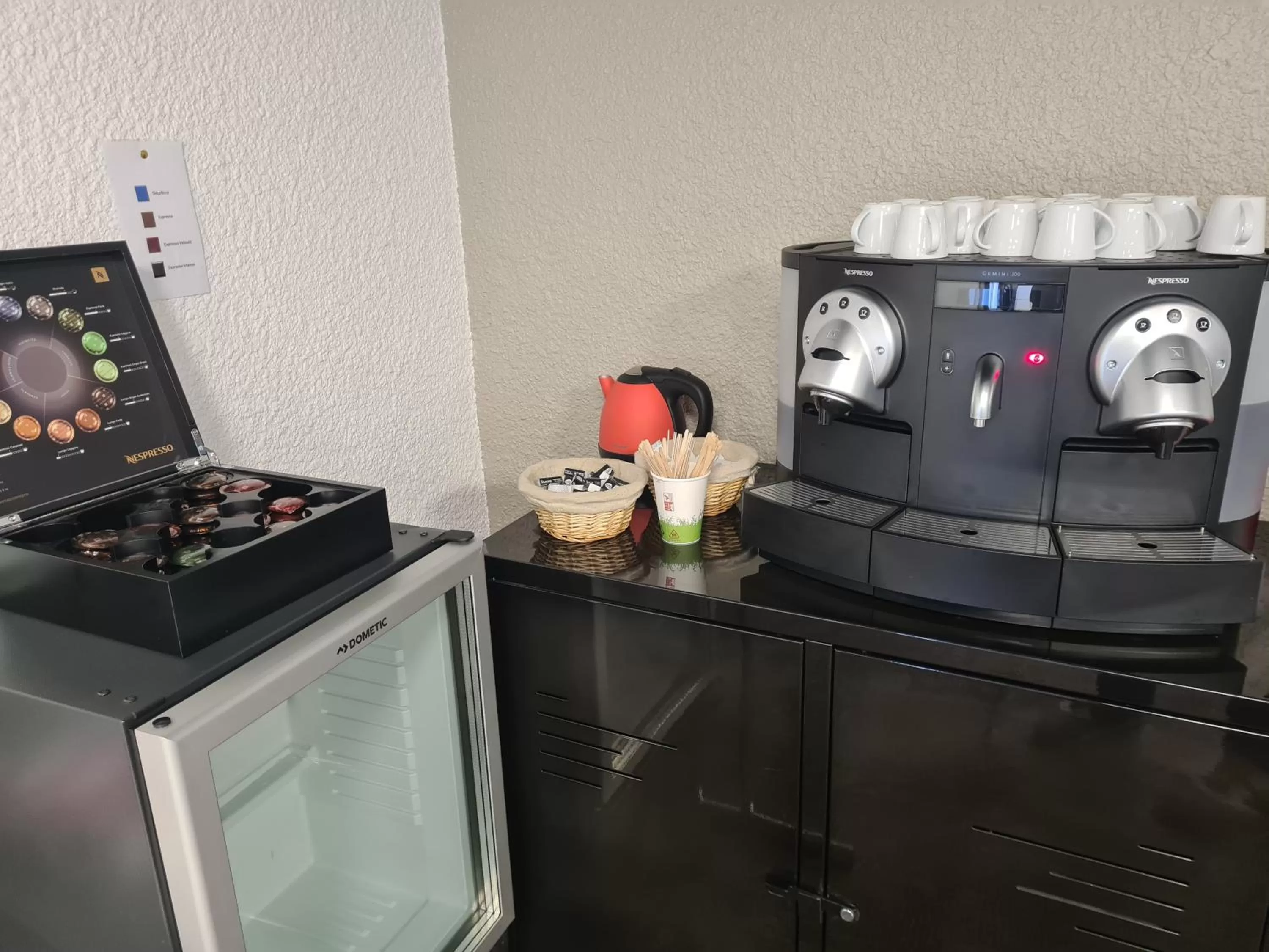 Coffee/tea facilities in ibis Montauban