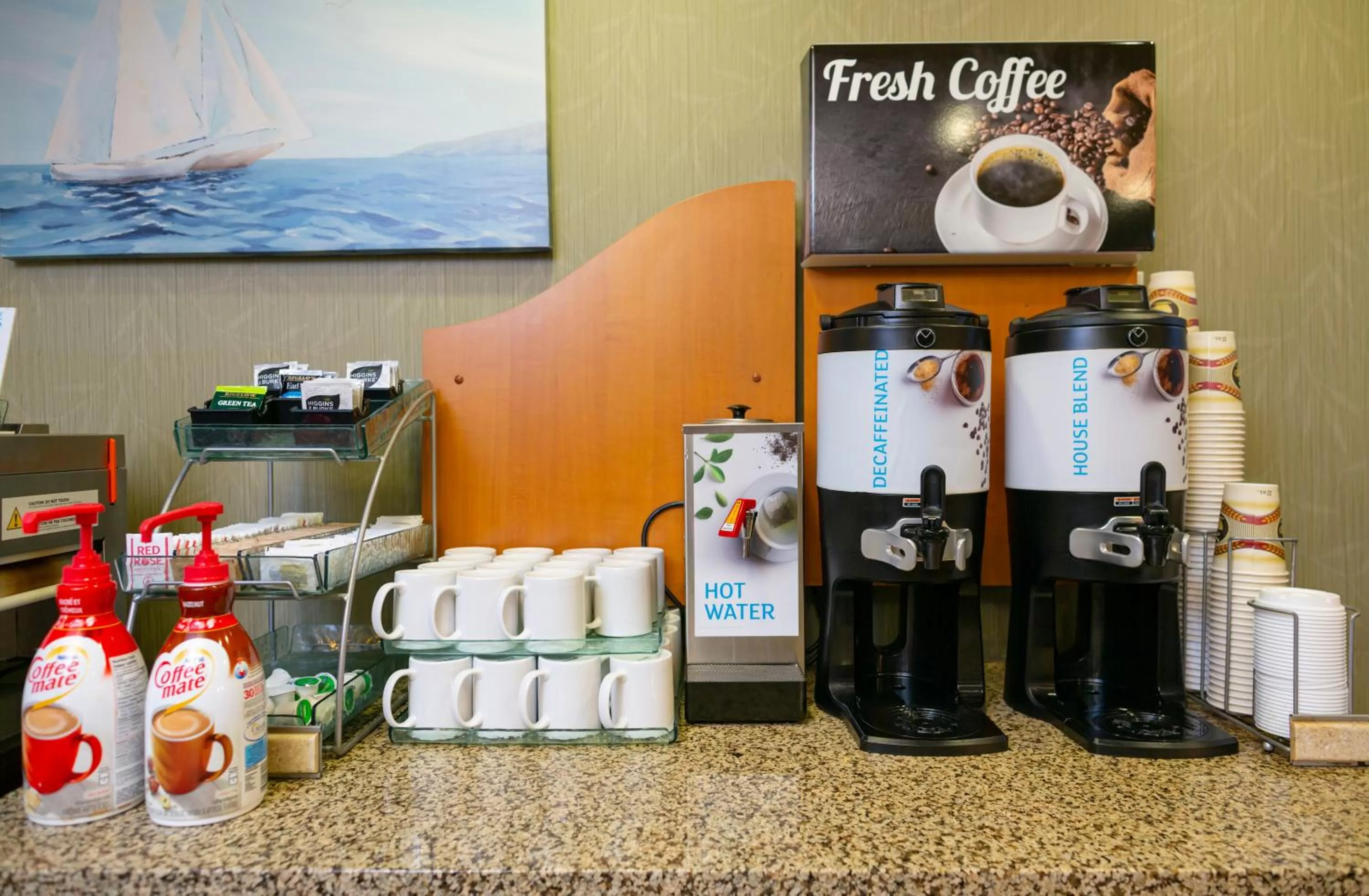 Coffee/tea facilities in Bayview Hotel