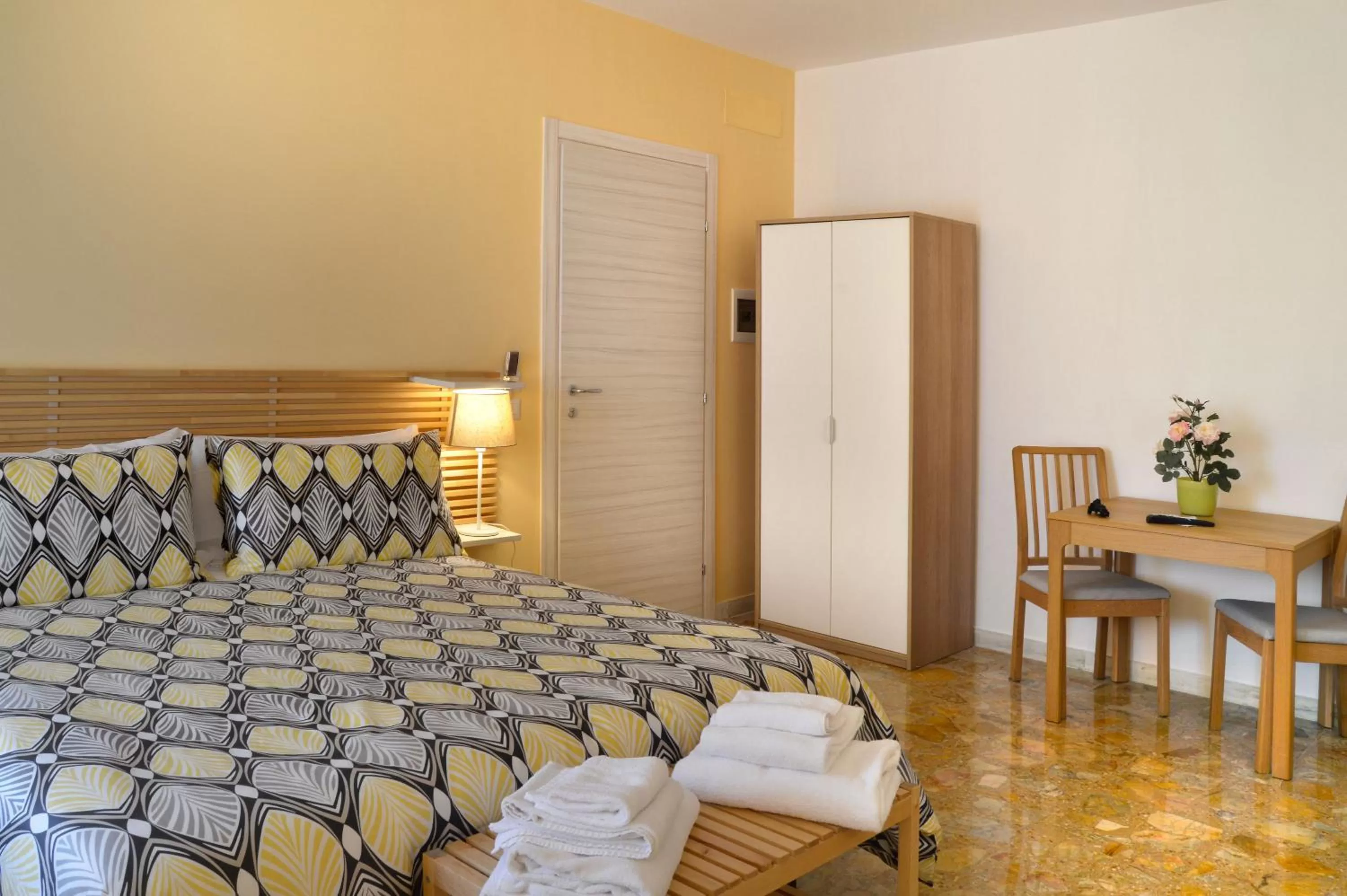 Photo of the whole room, Bed in La Locanda Dell'Arte-Museo