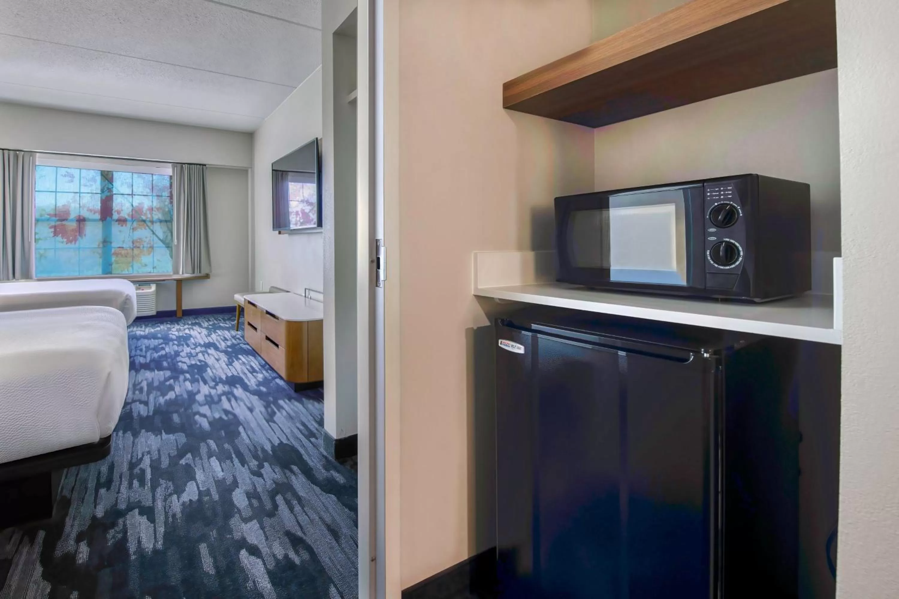 Photo of the whole room, Bed in Fairfield Inn & Suites by Marriott Cortland