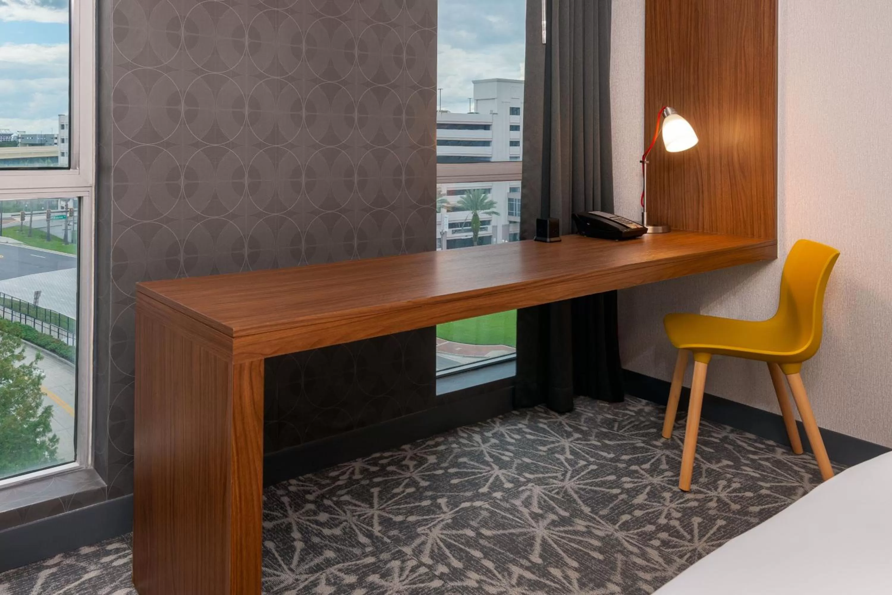 Photo of the whole room, Bed in Aloft Orlando Downtown