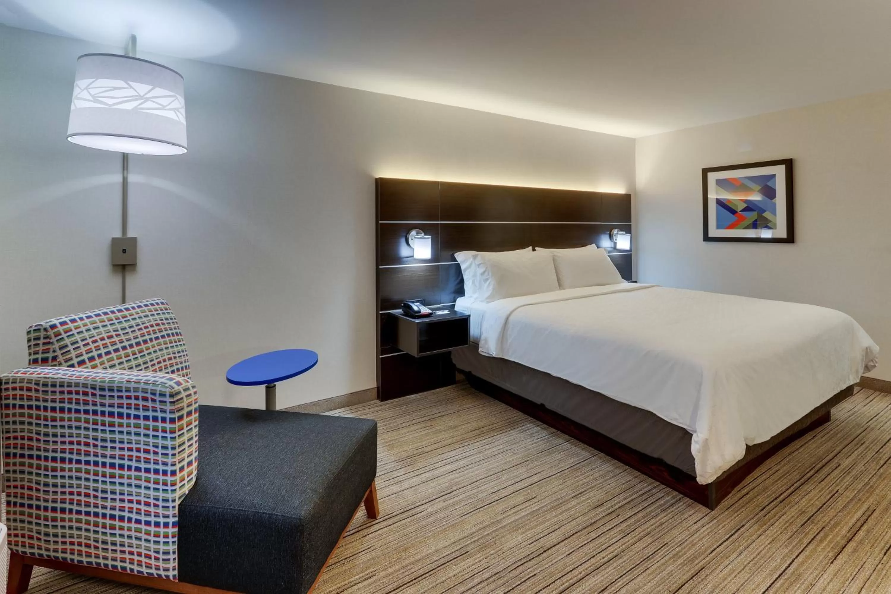 Photo of the whole room, Bed in Holiday Inn Express & Suites Troy by IHG