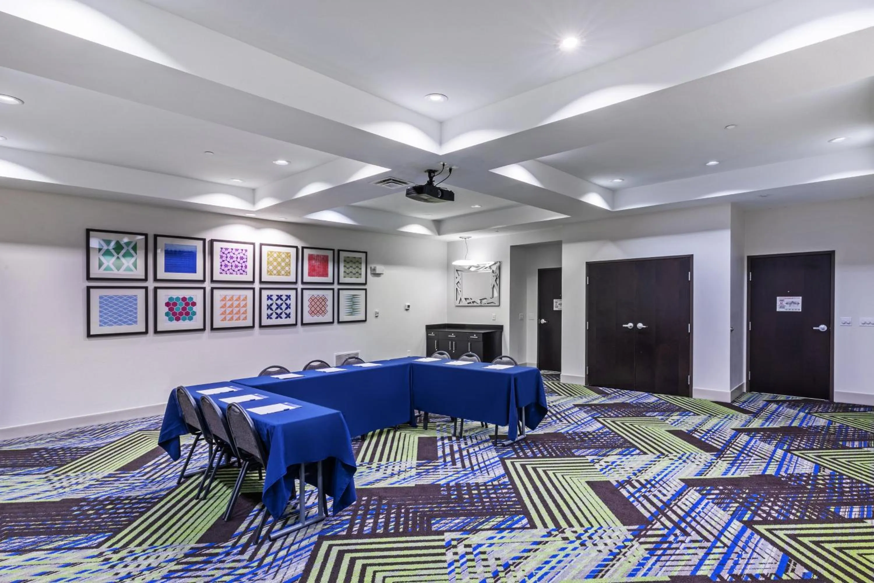 Meeting/conference room in Holiday Inn Express & Suites Austin NW – Lakeway by IHG