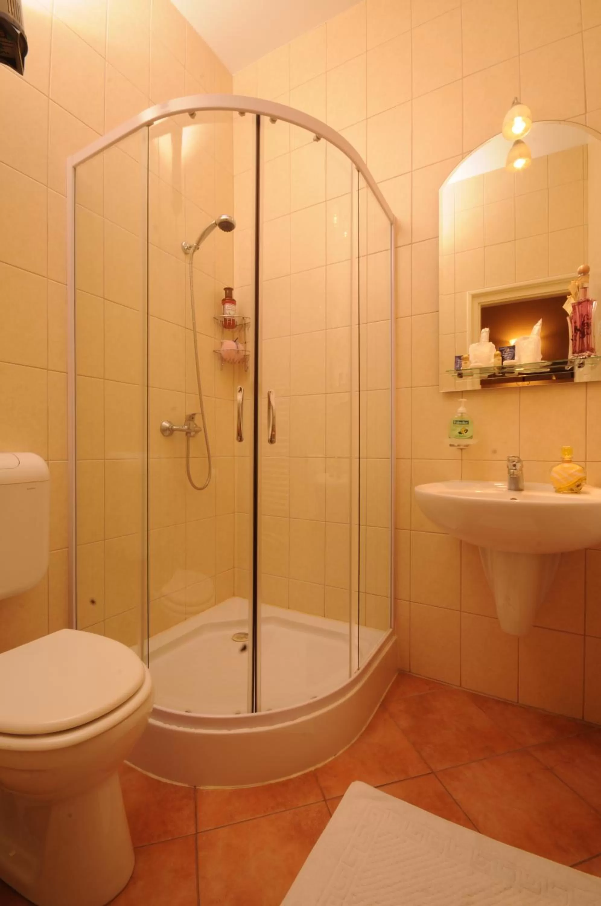 Shower in Budapest Museum Central