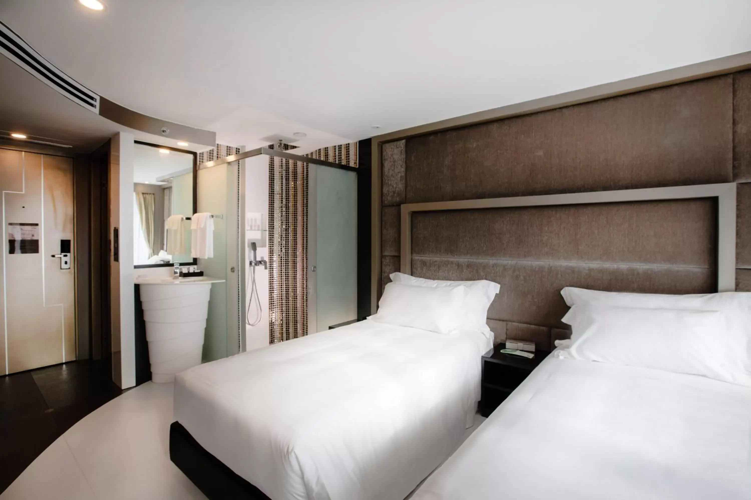 Deluxe Twin Room in Azure Hotel Pattaya Deluxe Twin Room in Azure Hotel Pattaya