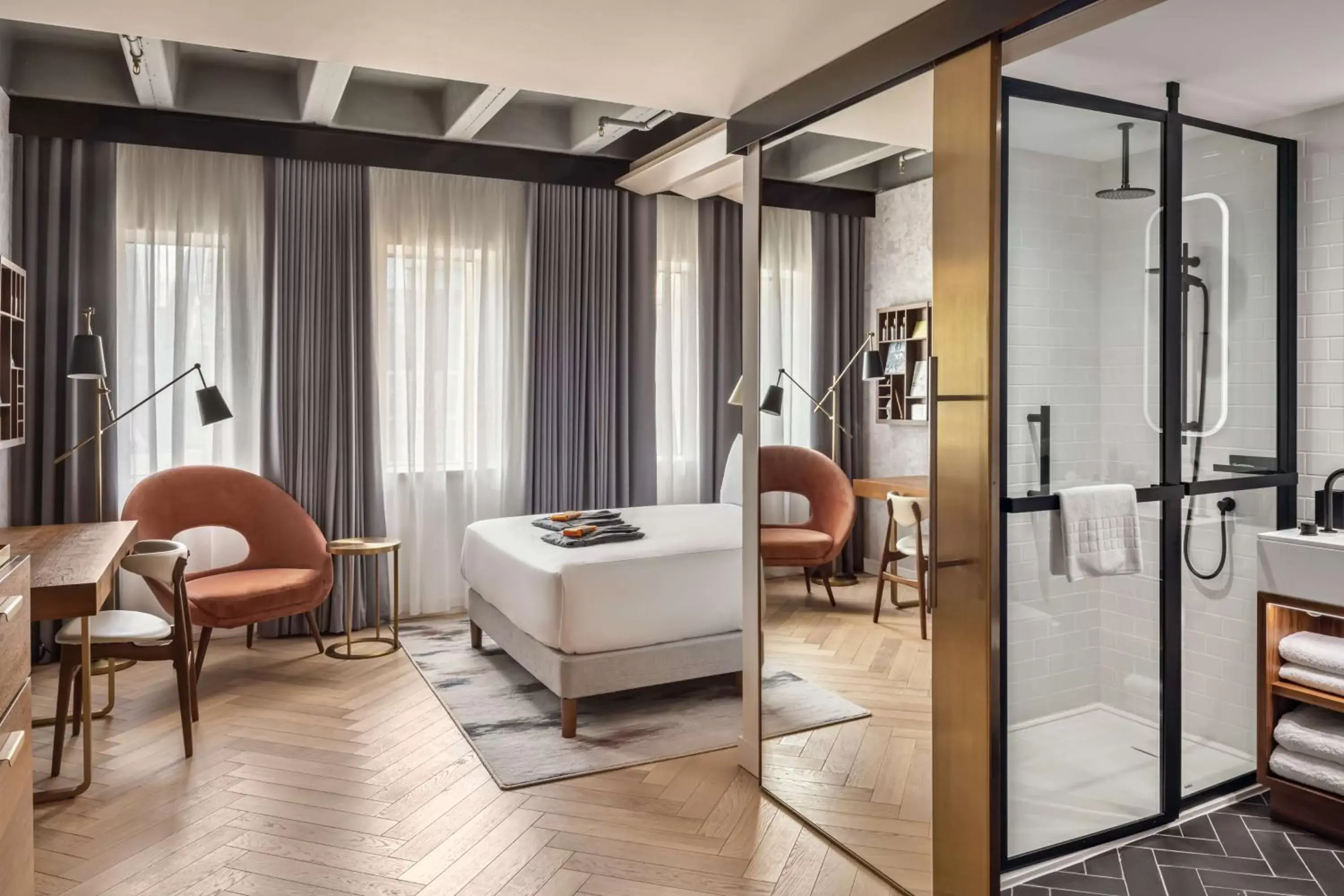 Premium Queen Room in Canopy by Hilton London City Premium Queen Room in Canopy by Hilton London City