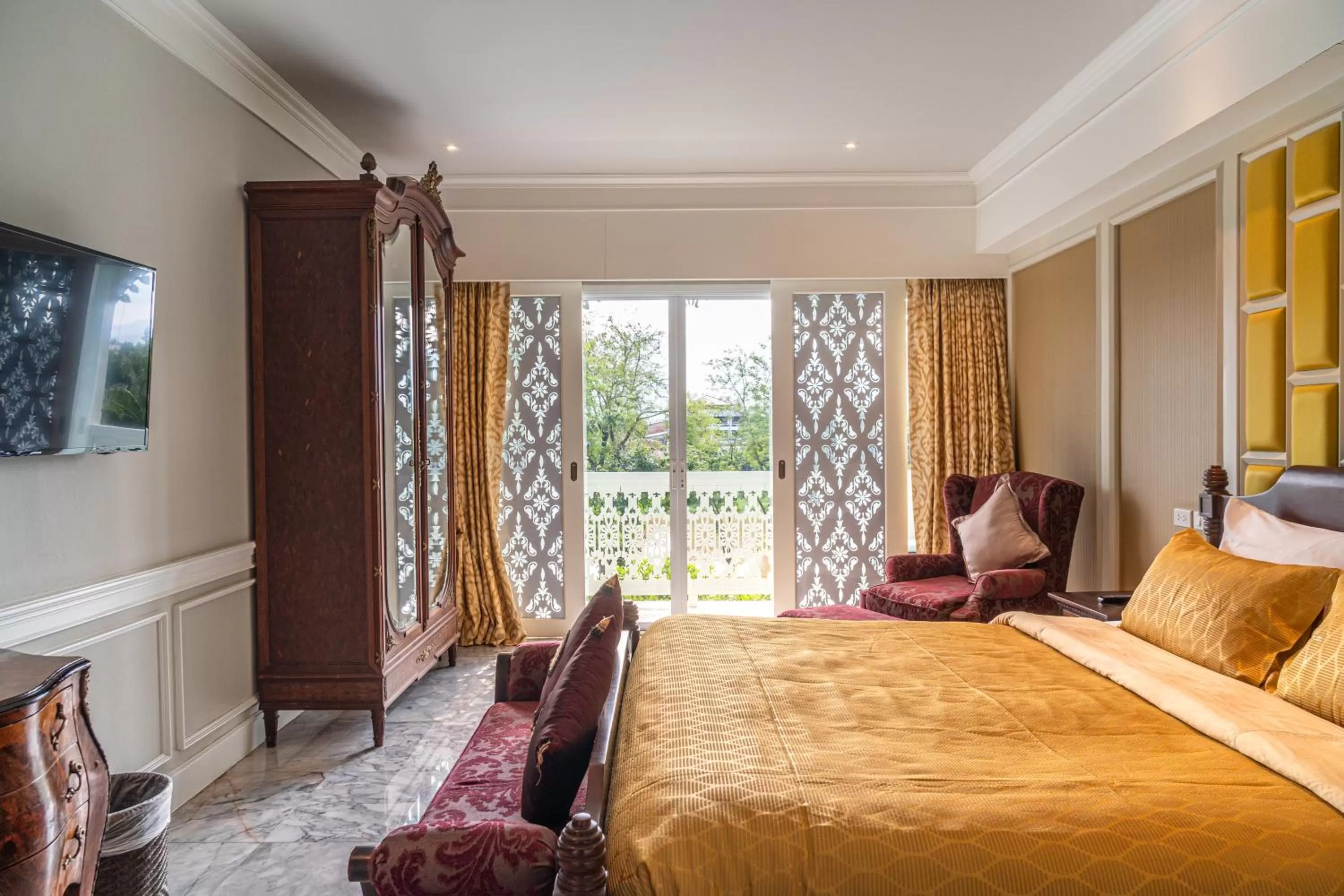 Bed in At Pingnakorn Riverside