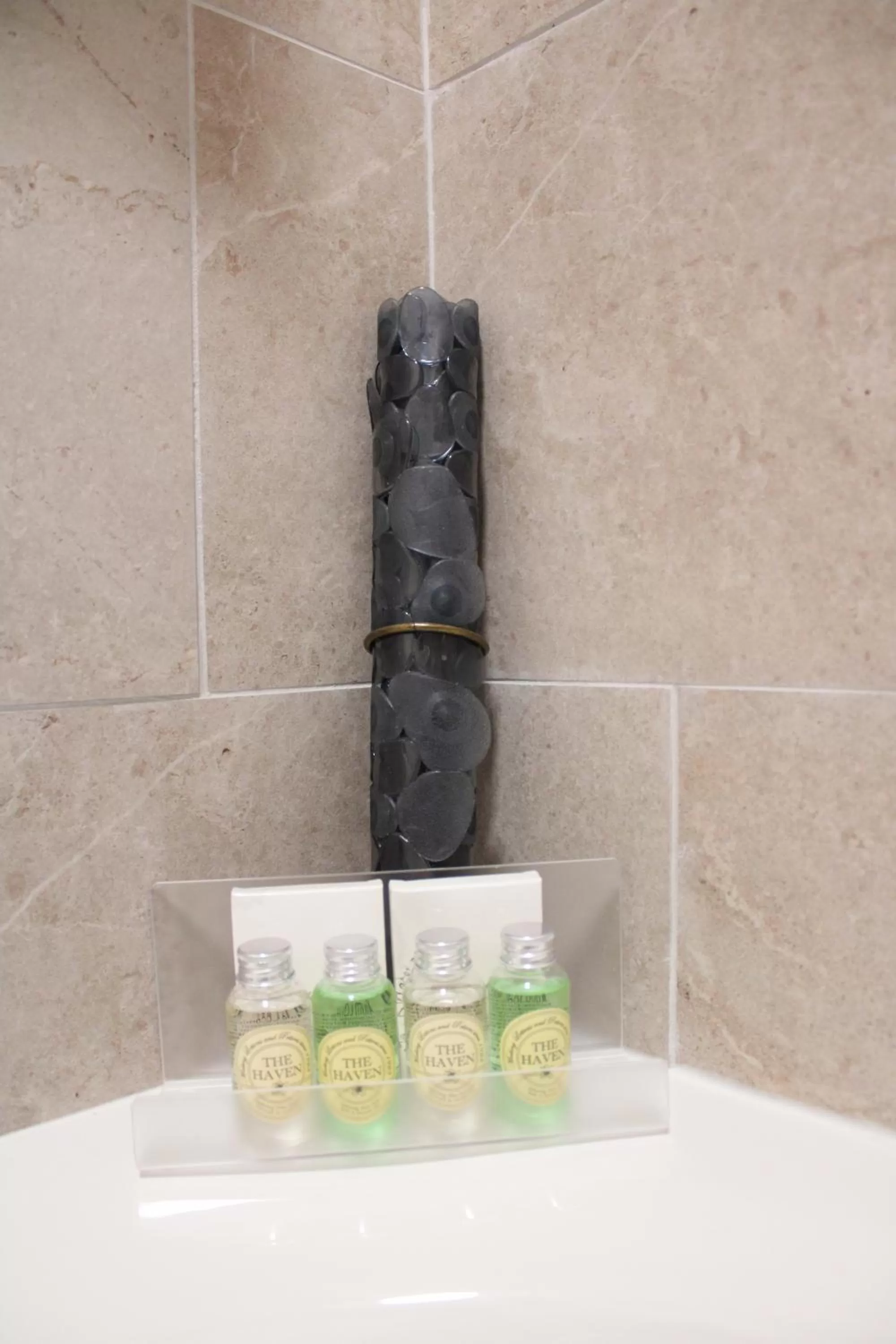 Bathroom in Kildare House Hotel