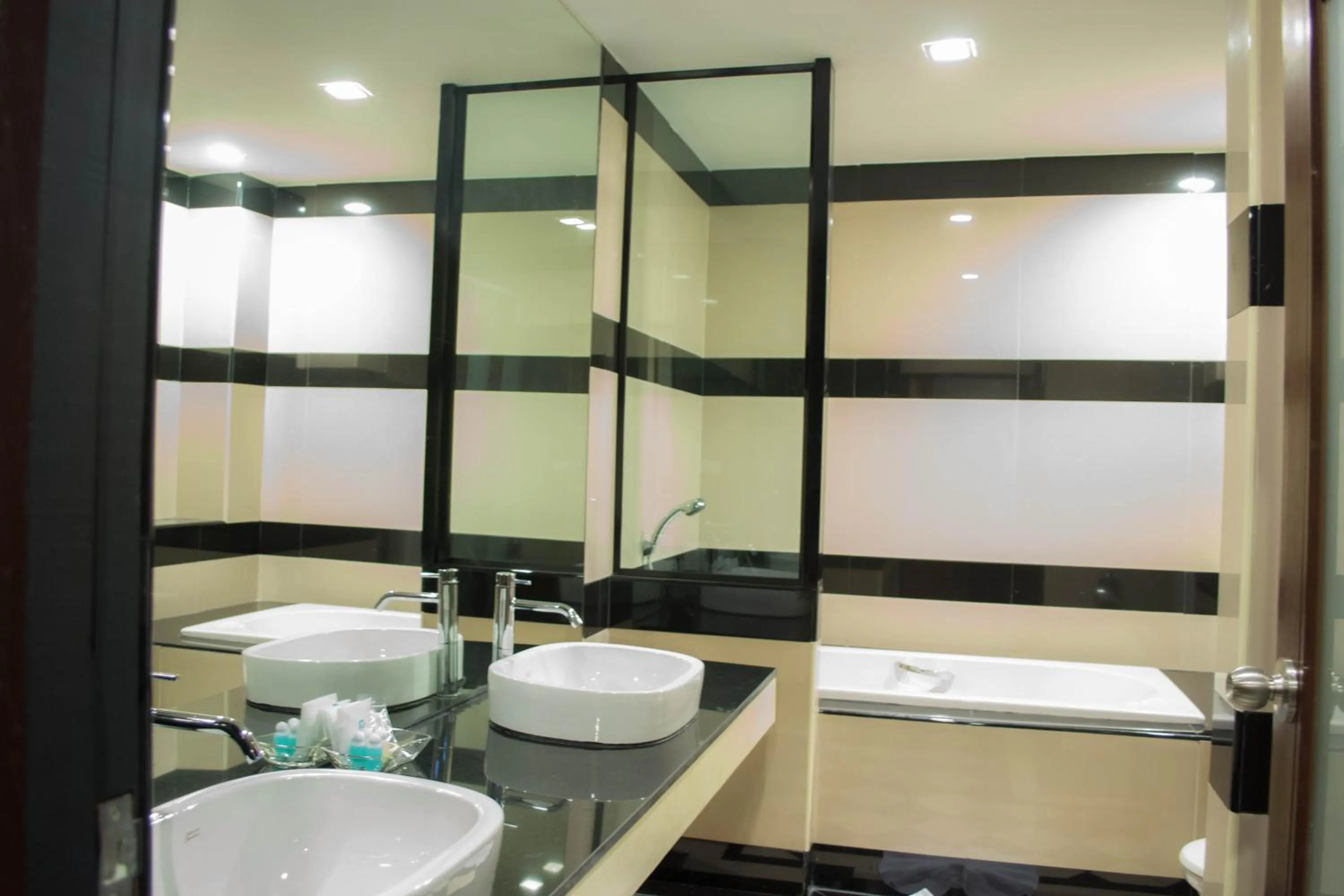 Bathroom in Paradise Hotel Udonthani
