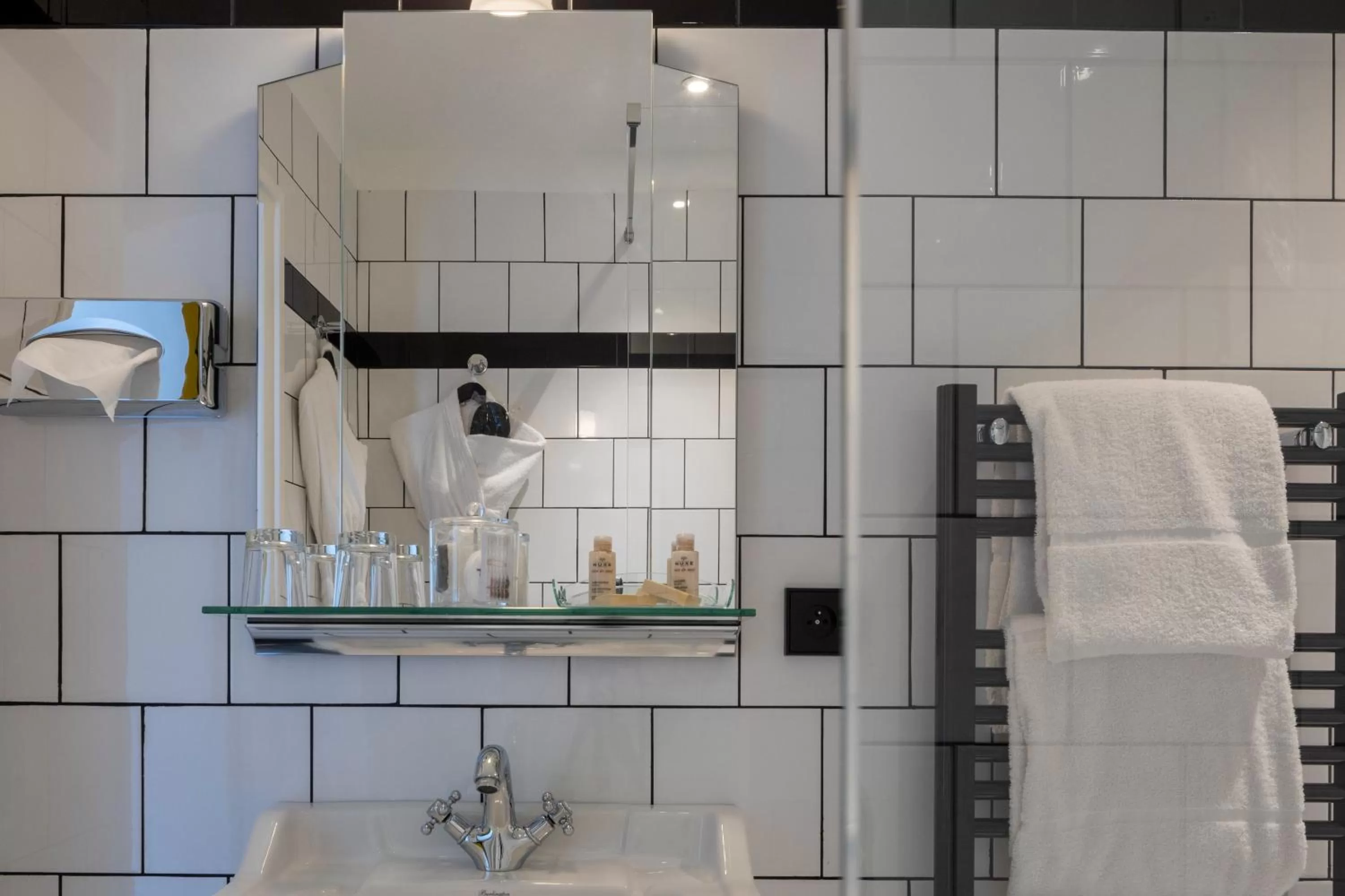 Bathroom in Best Western Premier Hotel Roosevelt