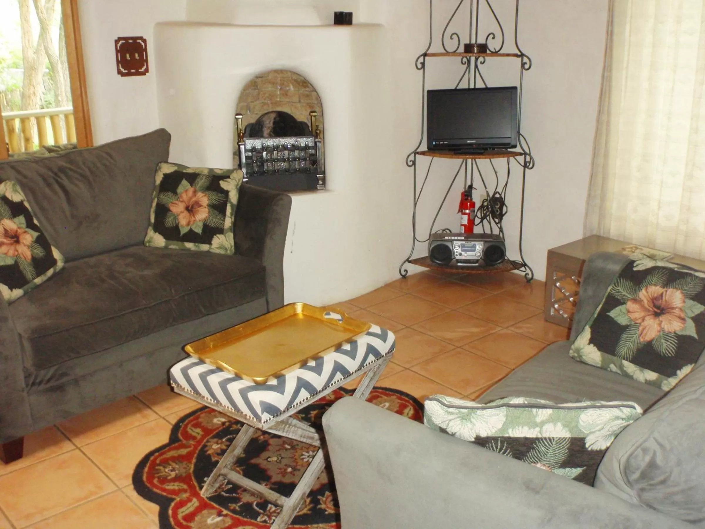 Living room, Seating Area in Touchstone Inn