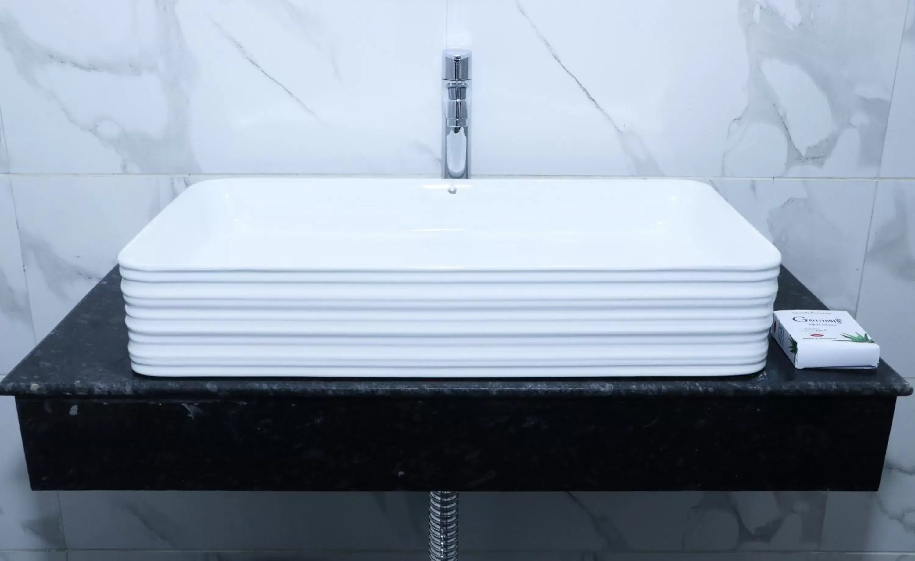 Deluxe Double Room with Bath in Gallivanto Inn - Rohini Deluxe Double Room with Bath in Gallivanto Inn - Rohini