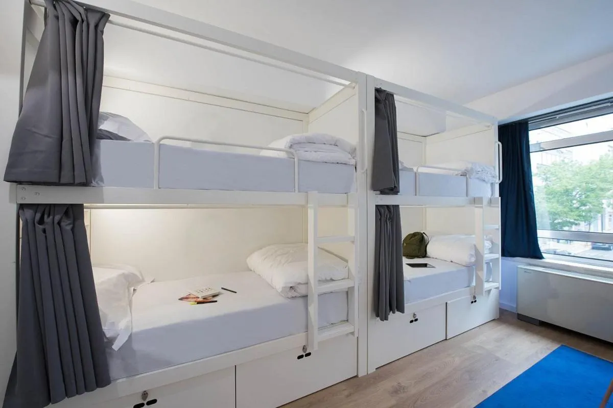 Bed in room00 Lisboa Hostel