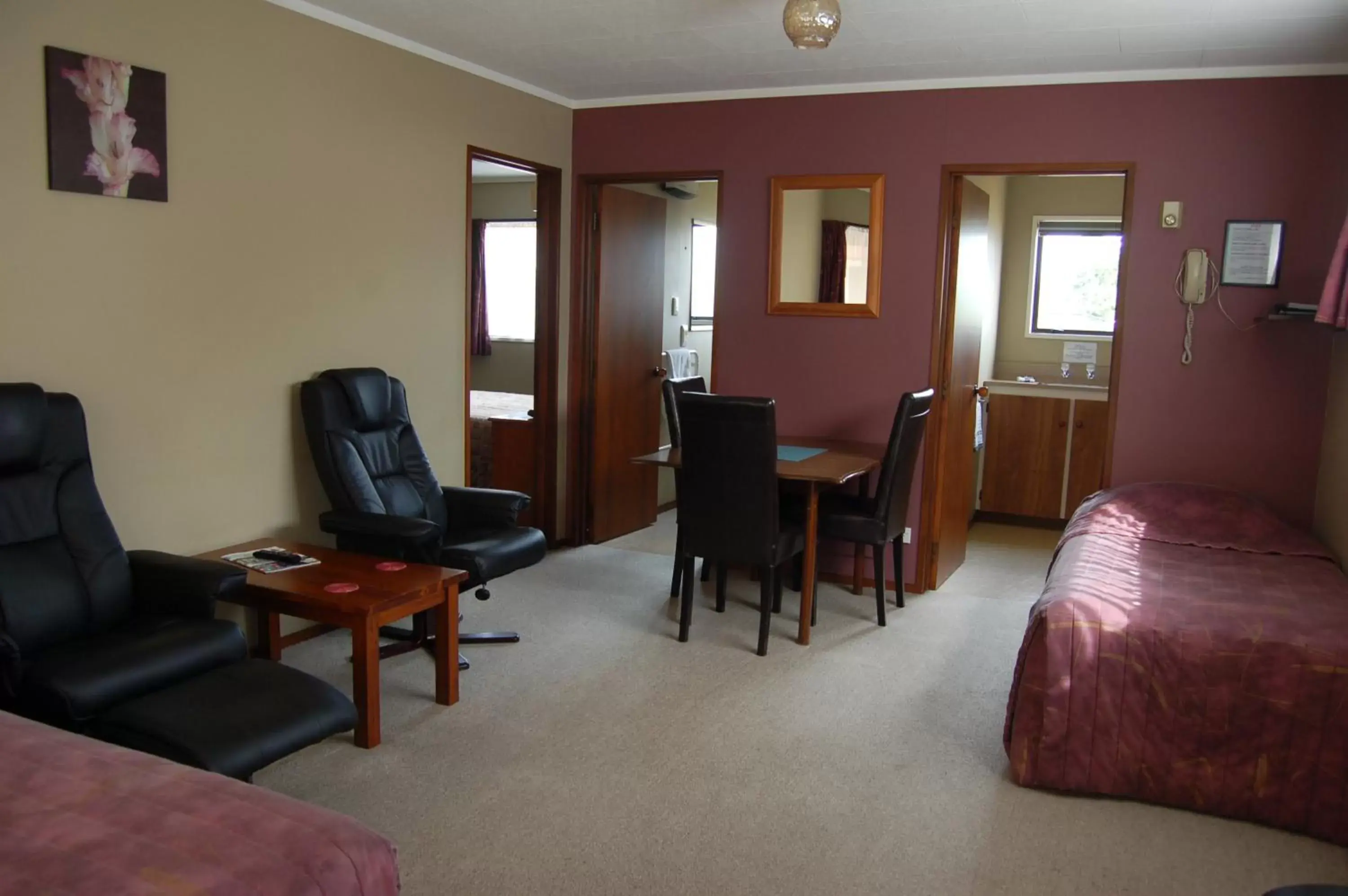 Two-Bedroom Apartment in Carisbrook Motel Two-Bedroom Apartment in Carisbrook Motel