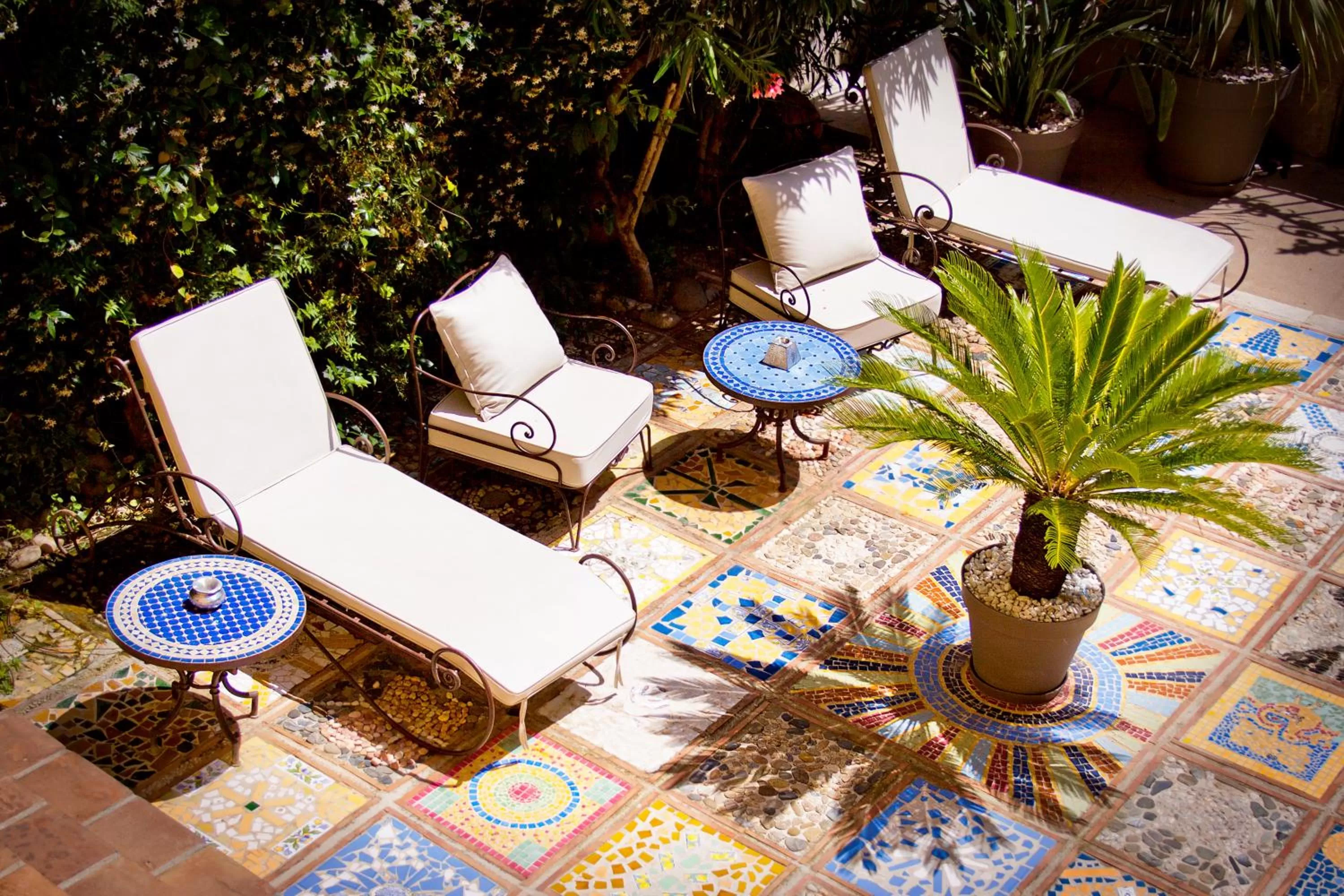 Bird's eye view in Maison Saint Louis avec Jacuzzi