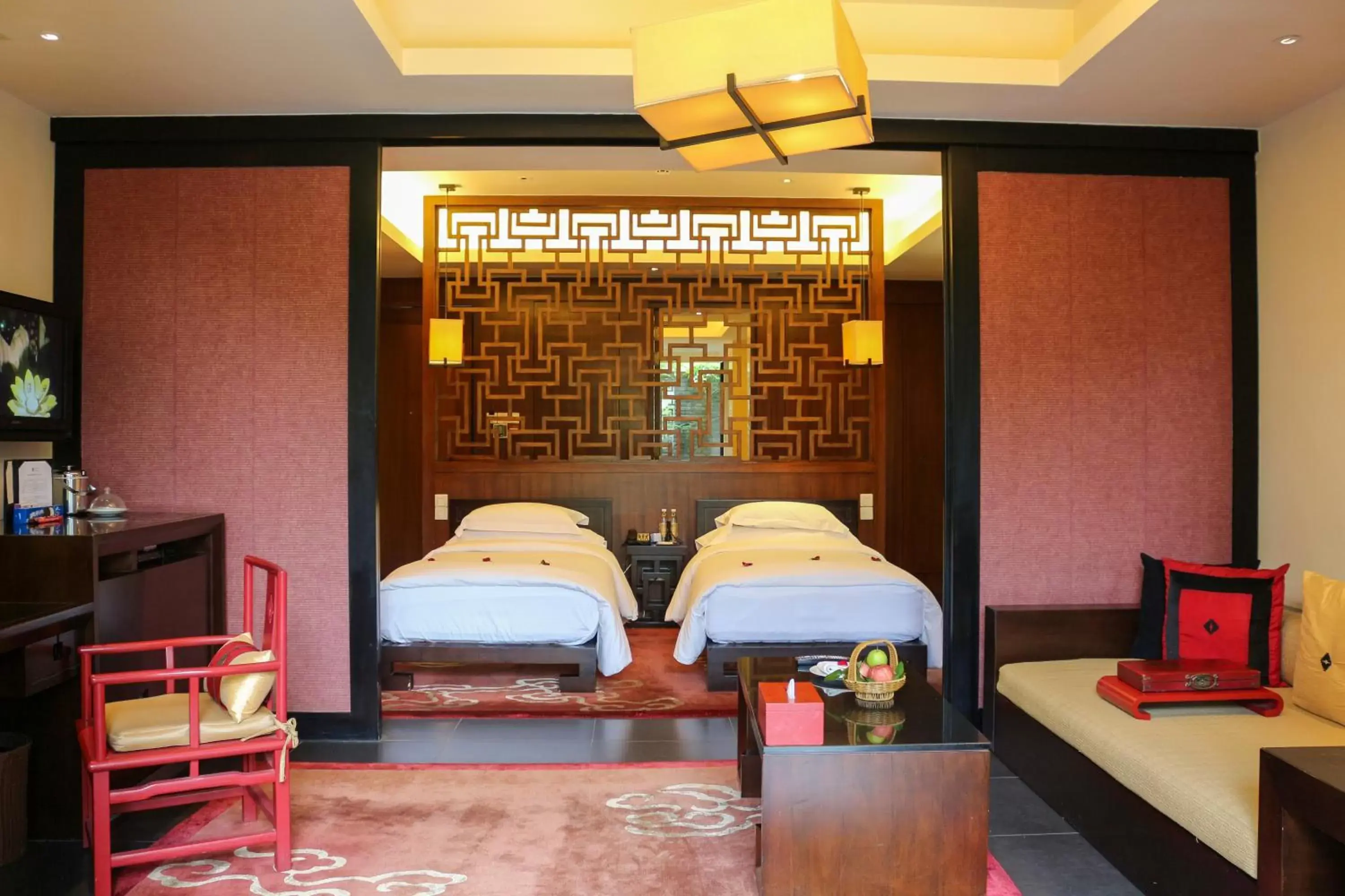 Twin Suite with Garden View in Banyan Tree Lijiang Twin Suite with Garden View in Banyan Tree Lijiang