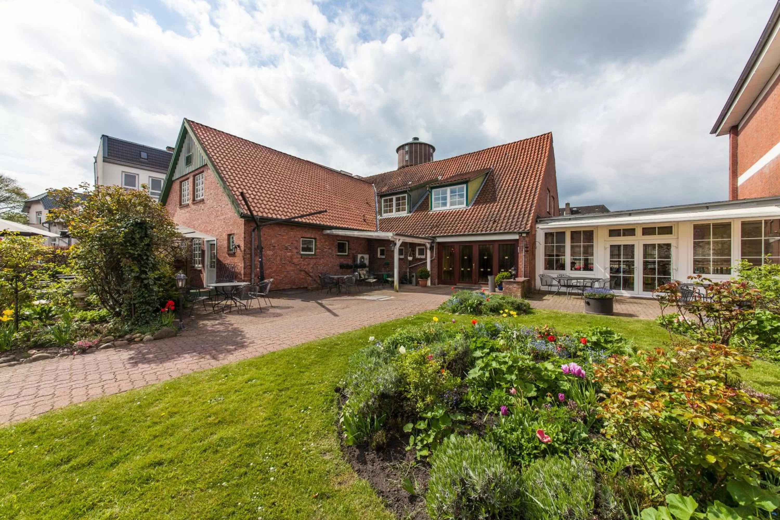 Patio in Hotel Drei Kronen Elmshorn