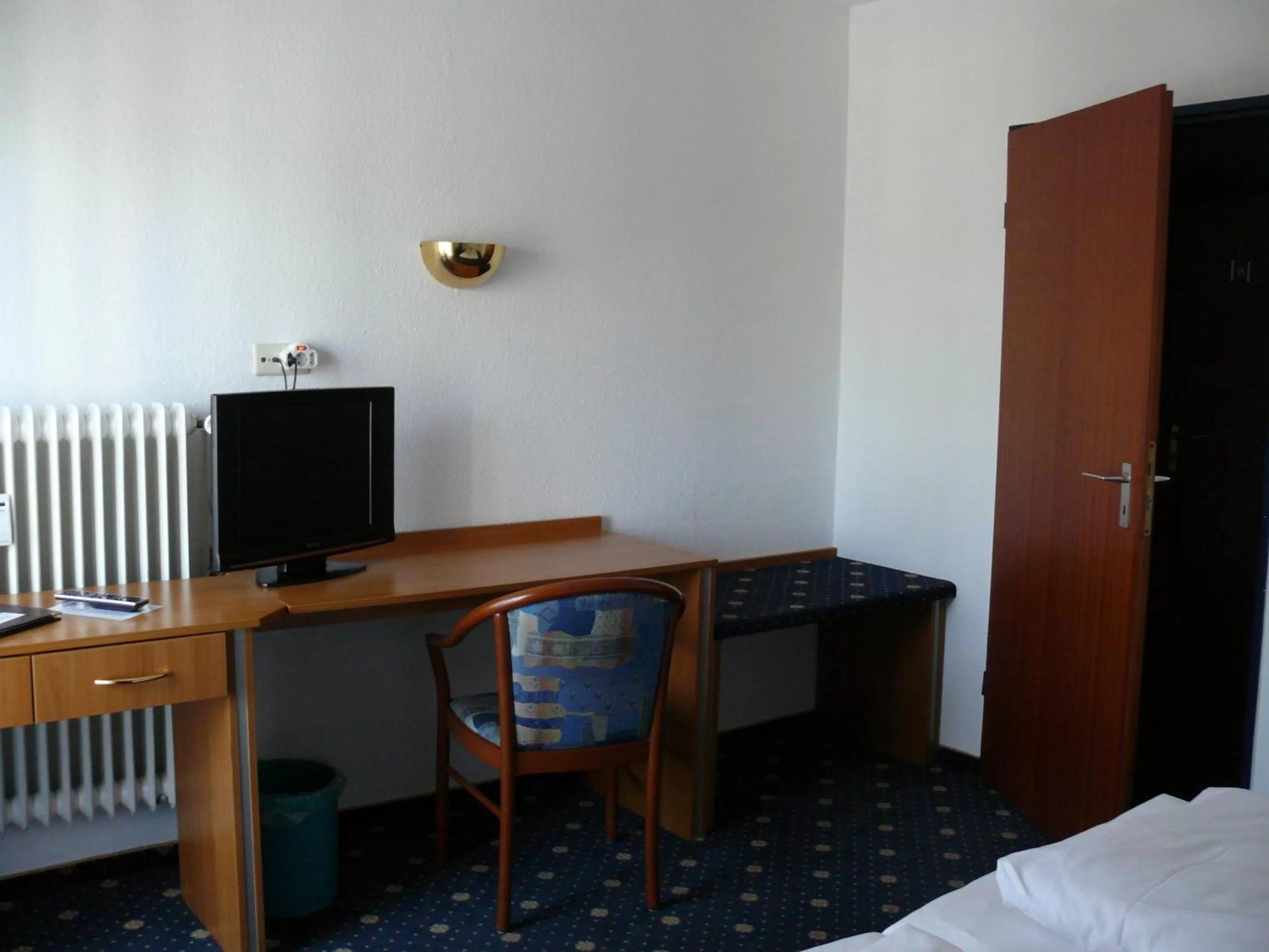 TV and multimedia, TV/Entertainment Center in Aparthotel Höper