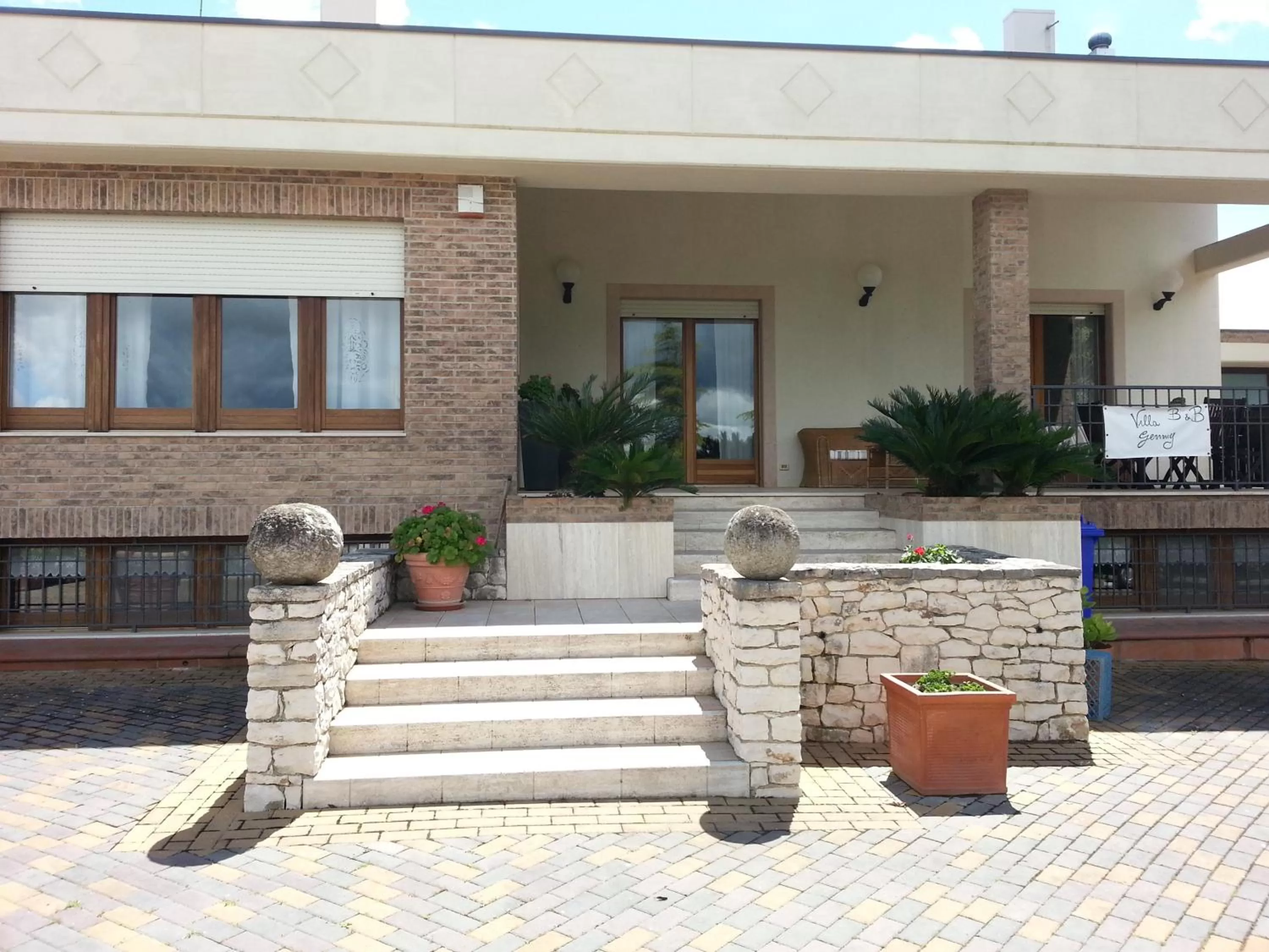 Facade/entrance in Villa Genny