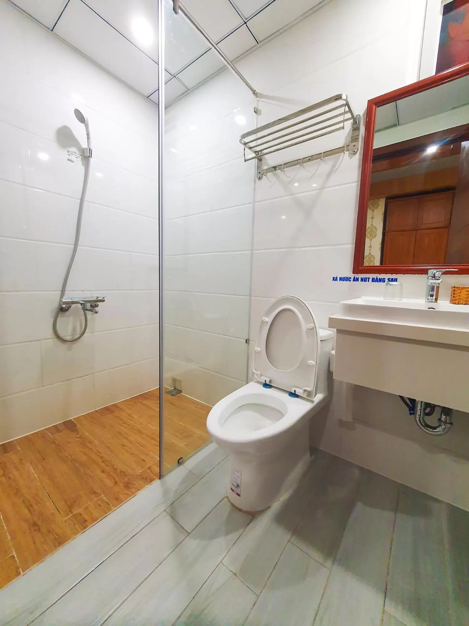 Shower, Bathroom in LEHA Saigon Hotel Airport