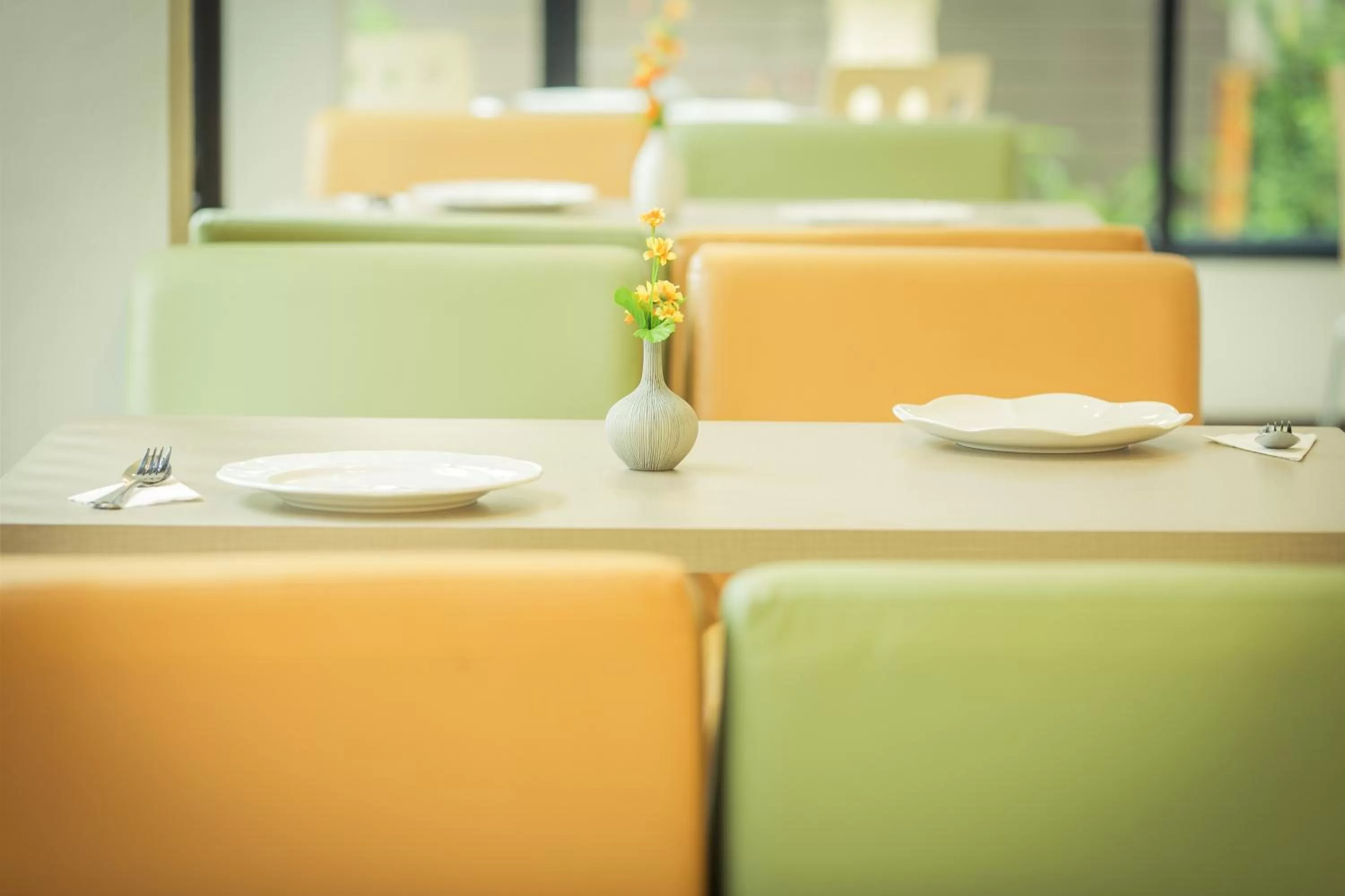 Restaurant/places to eat in De Hug Hotel & Residence