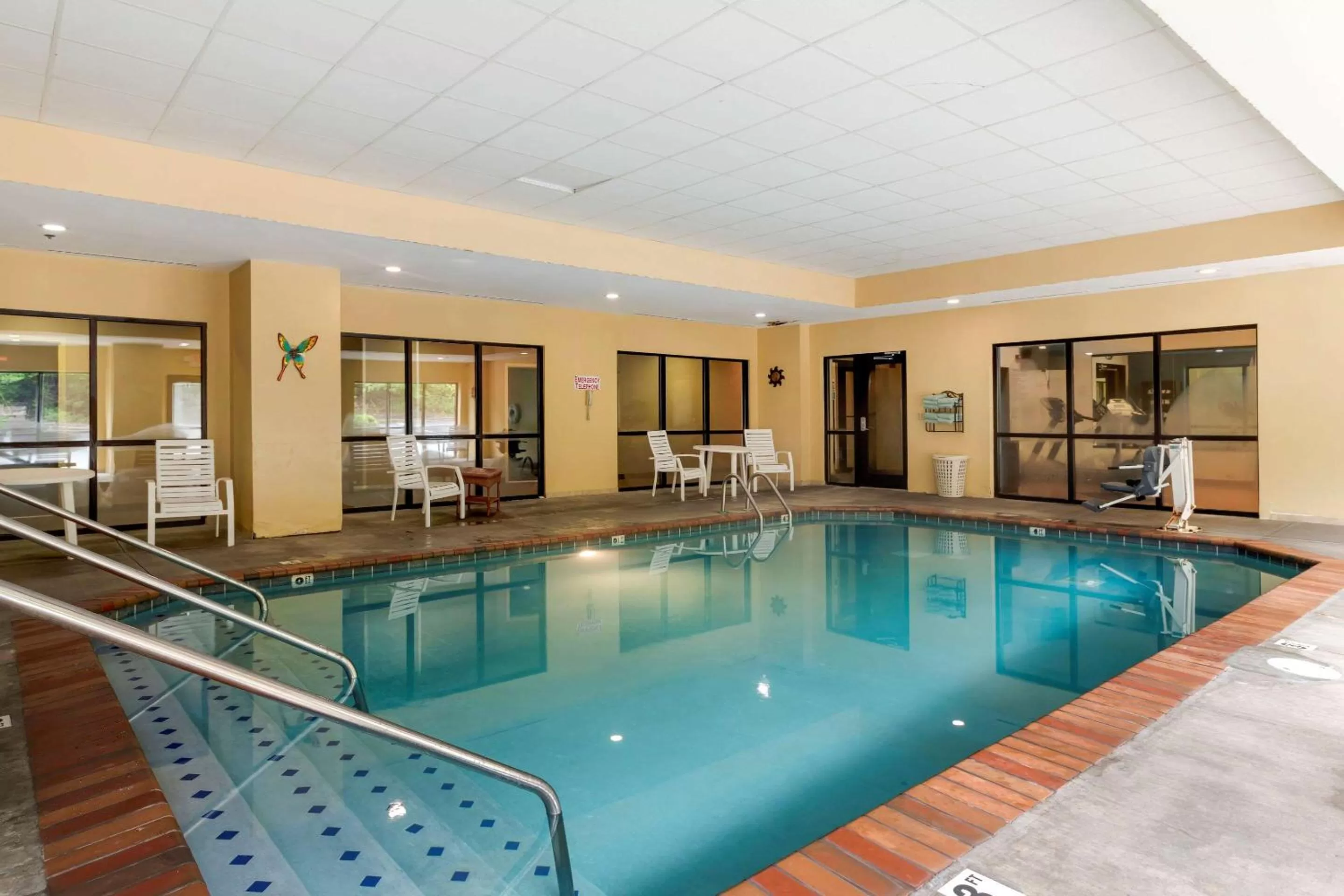 Pool view in Comfort Suites Kingsport South