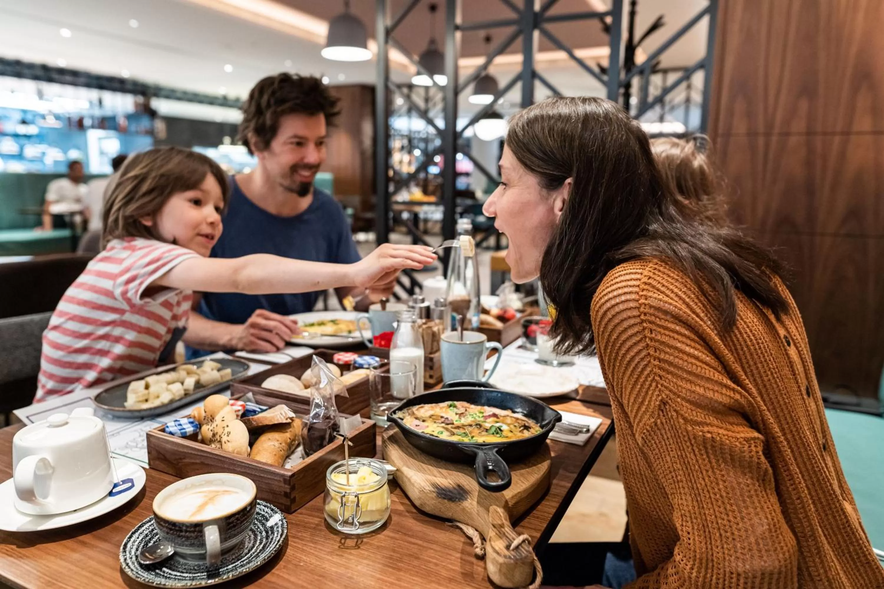 Restaurant/places to eat in Prague Marriott Hotel