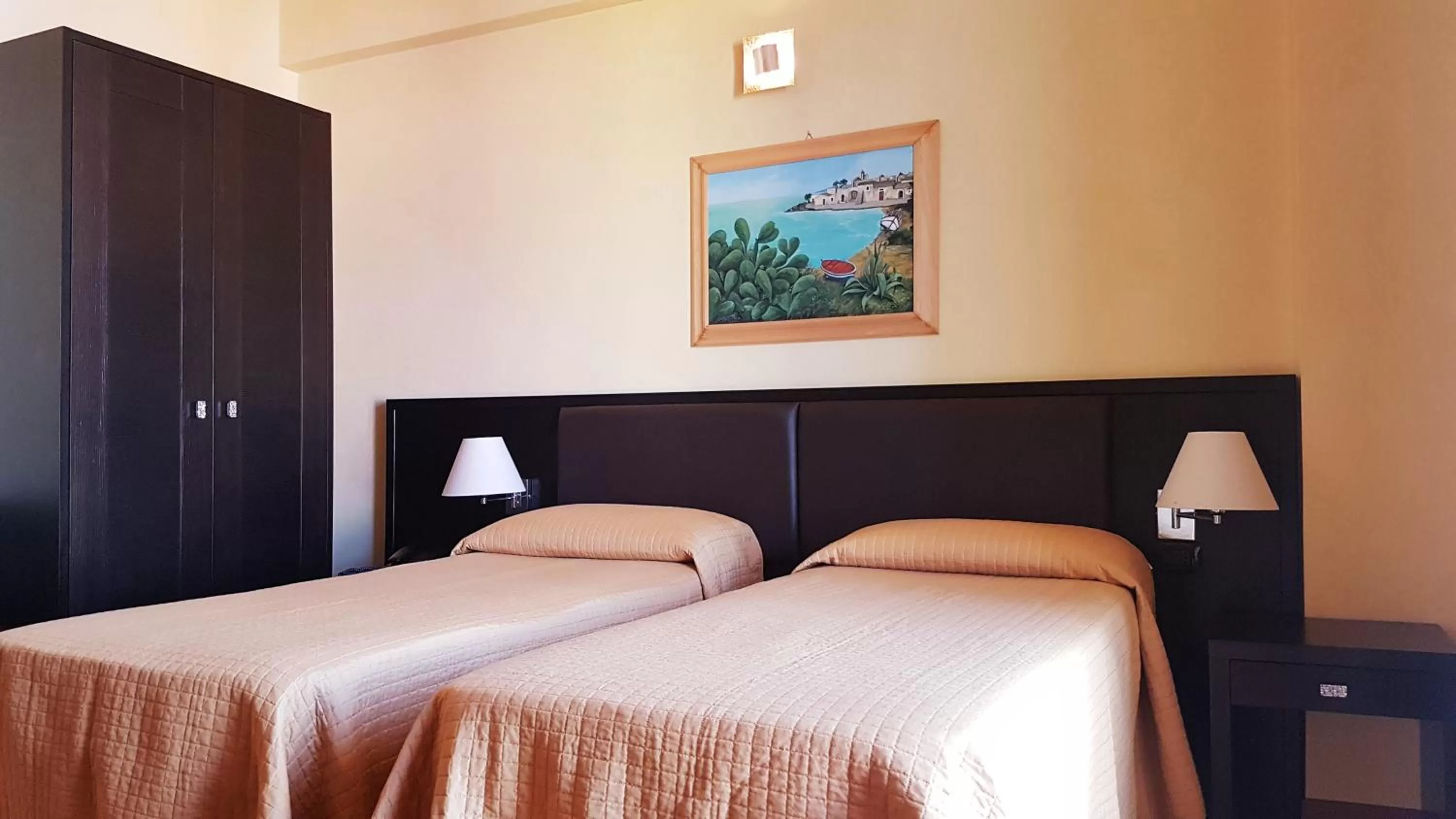 Photo of the whole room, Bed in Hotel Paclà