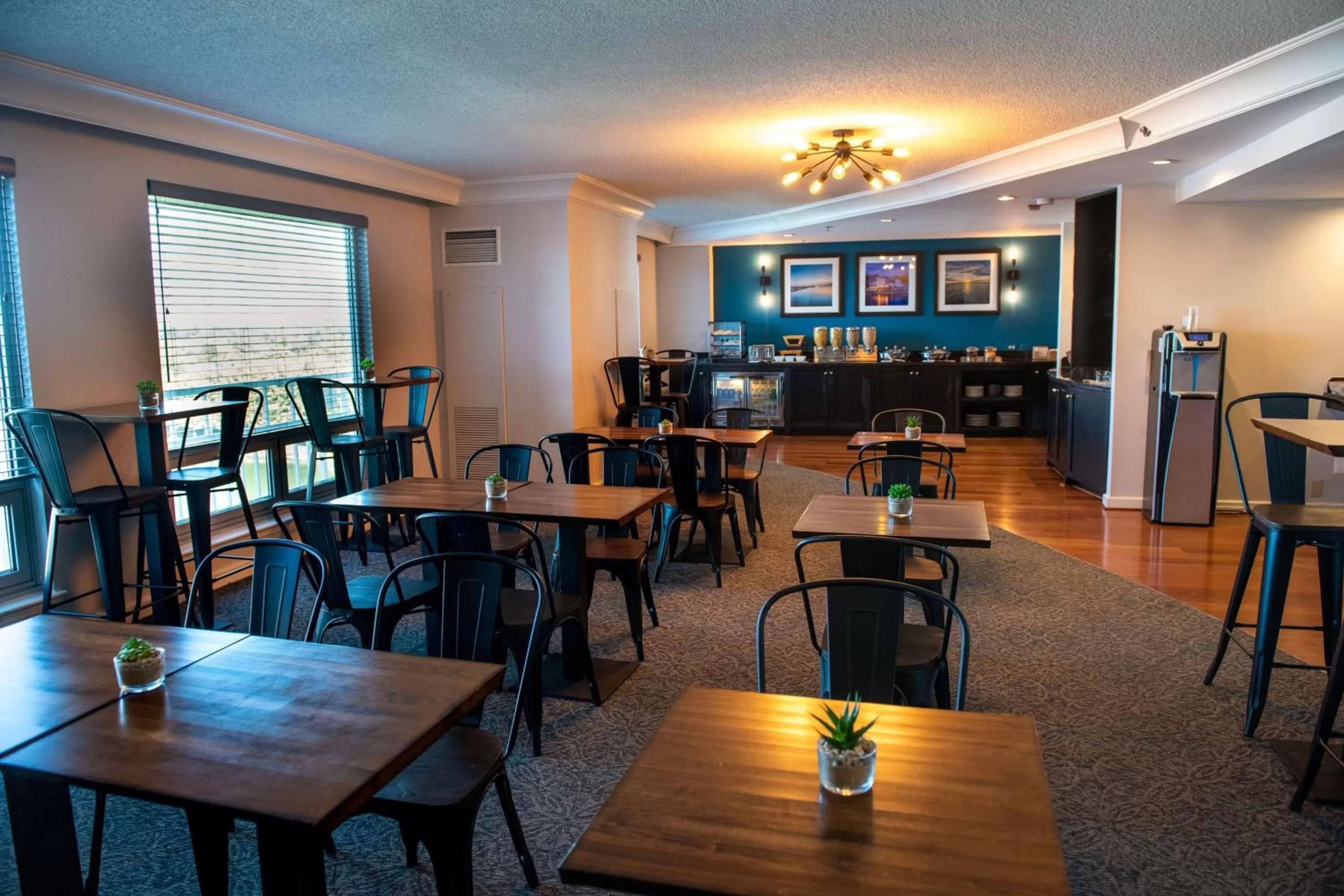 Lounge or bar in Gaithersburg Marriott Washingtonian Center