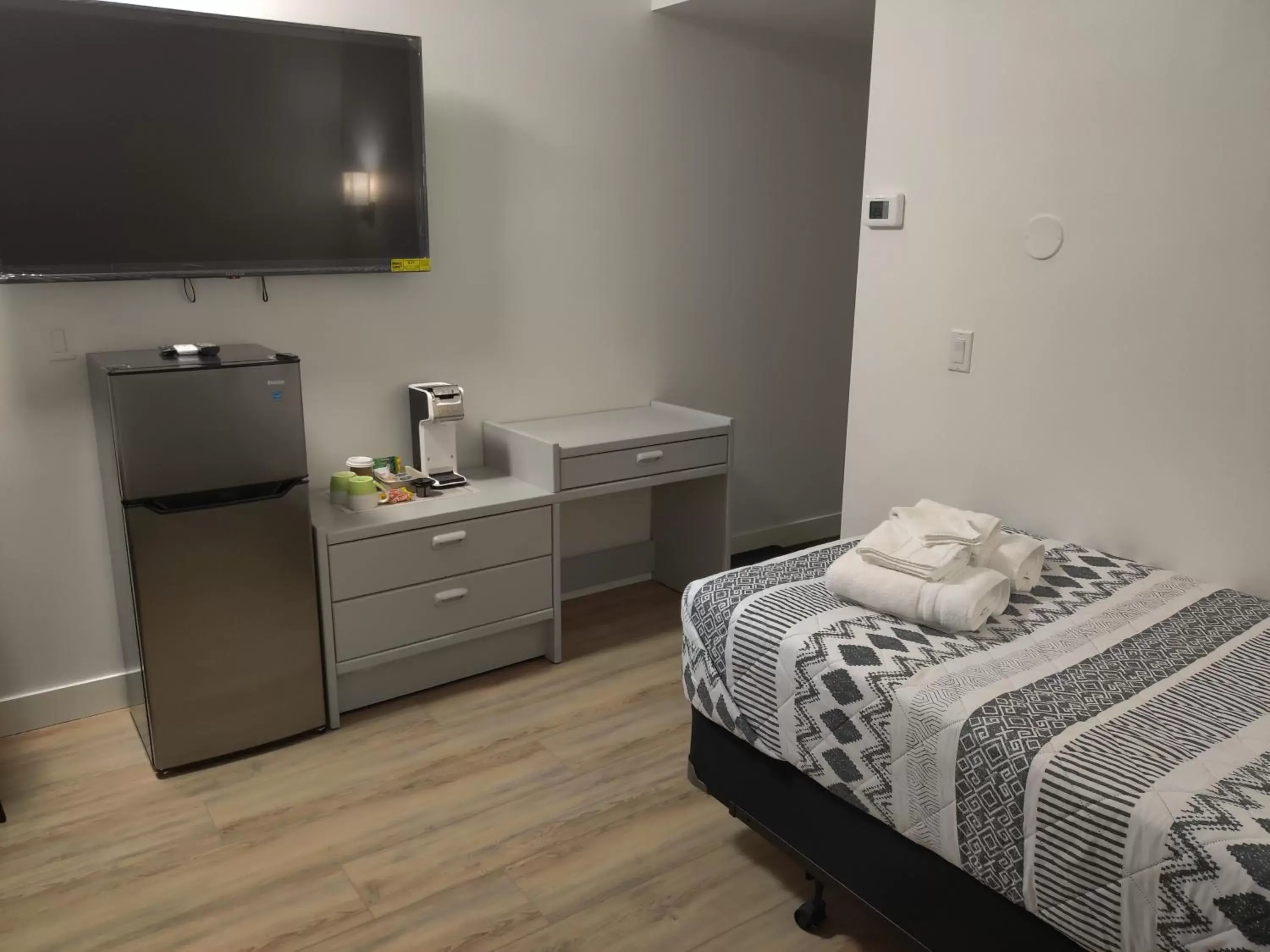 Deluxe Twin Room in Destination Inn Cache Creek Deluxe Twin Room in Destination Inn Cache Creek