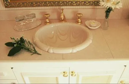 Toilet in Wynstone Inn