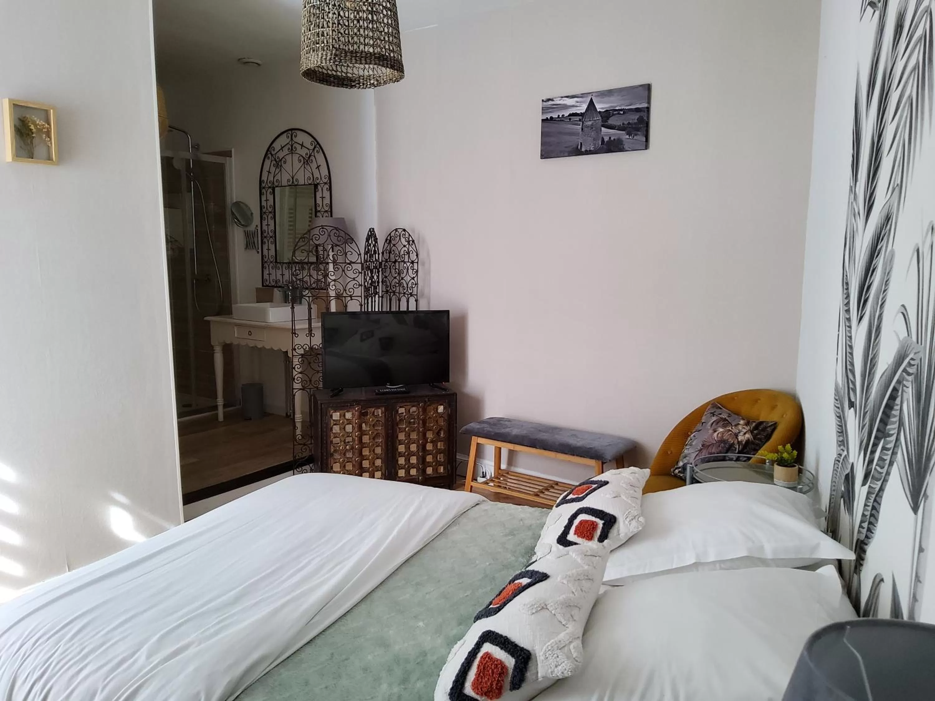 Photo of the whole room, Bed in Le 9 en Cuisine