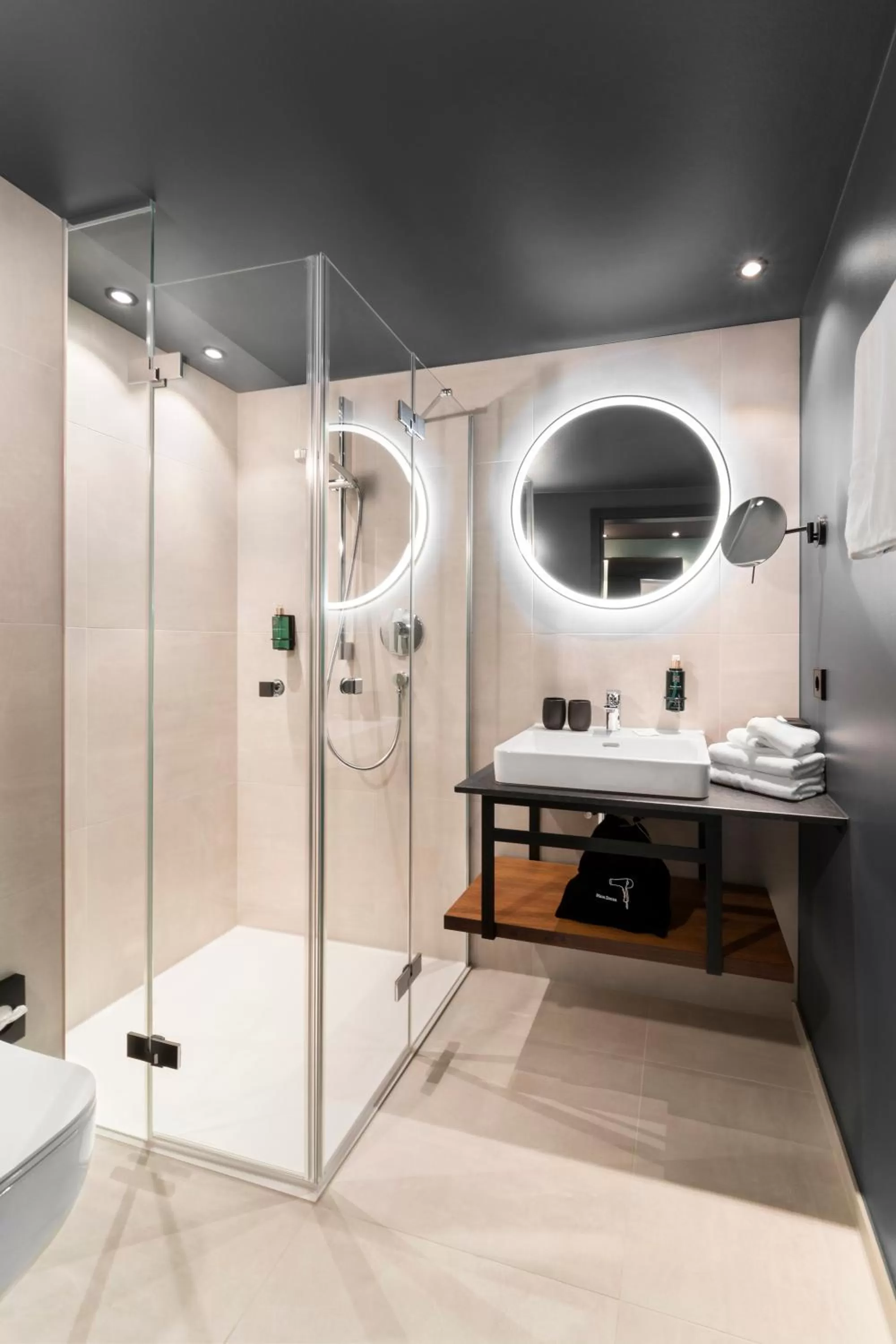 Shower in Hotel Kaiserhof Ravensburg