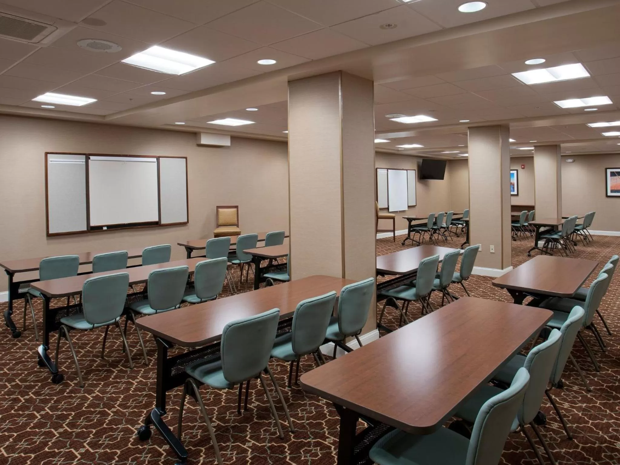 Meeting/conference room in Staybridge Suites Baltimore - Inner Harbor by IHG