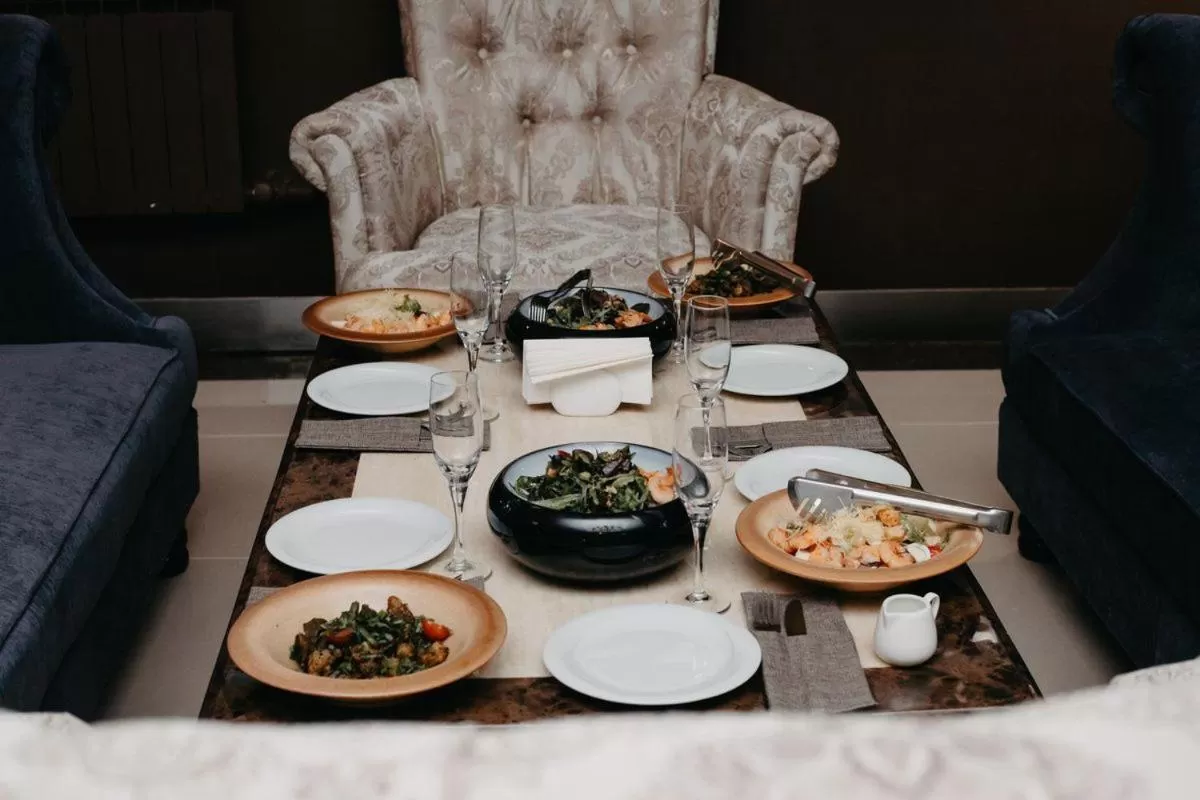 Restaurant/places to eat in ATB Grand Hotel